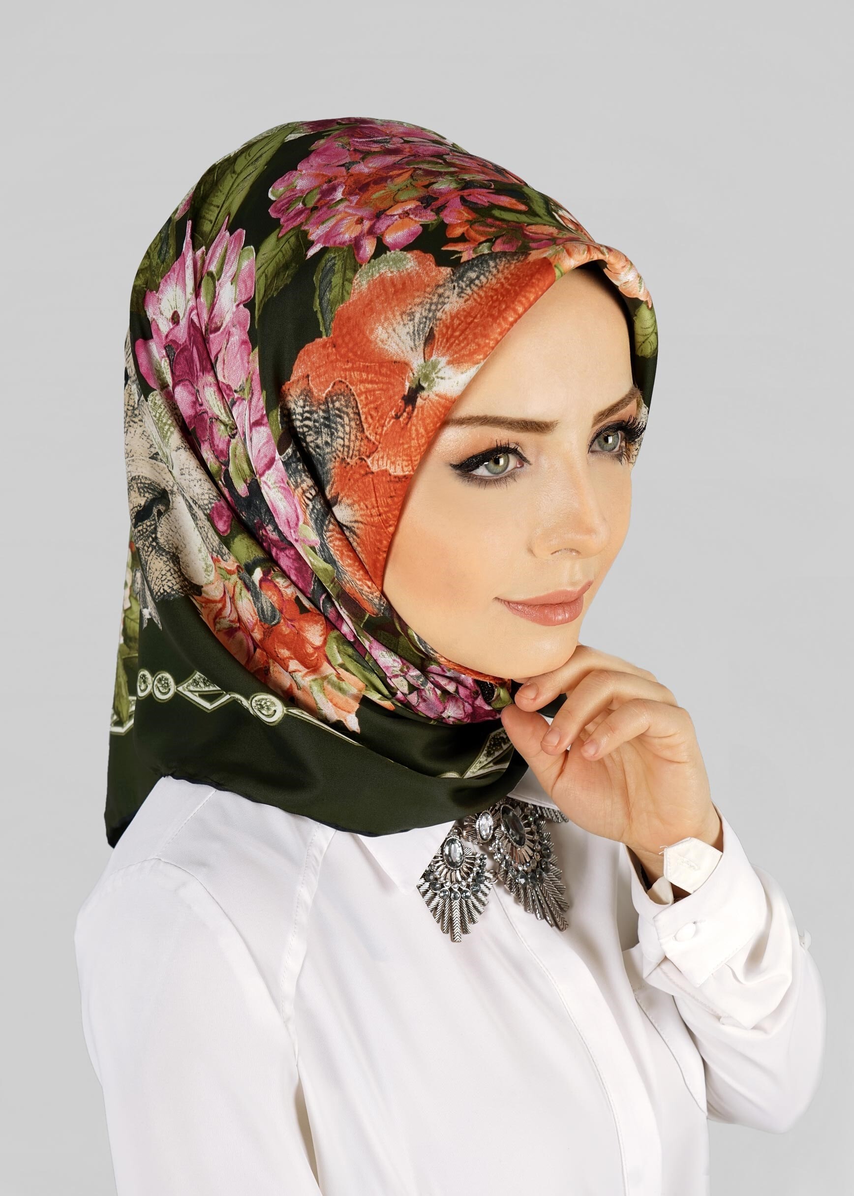 Tesettür giyim HAKİ 12769 ALVİNA DESENLİ EŞARP