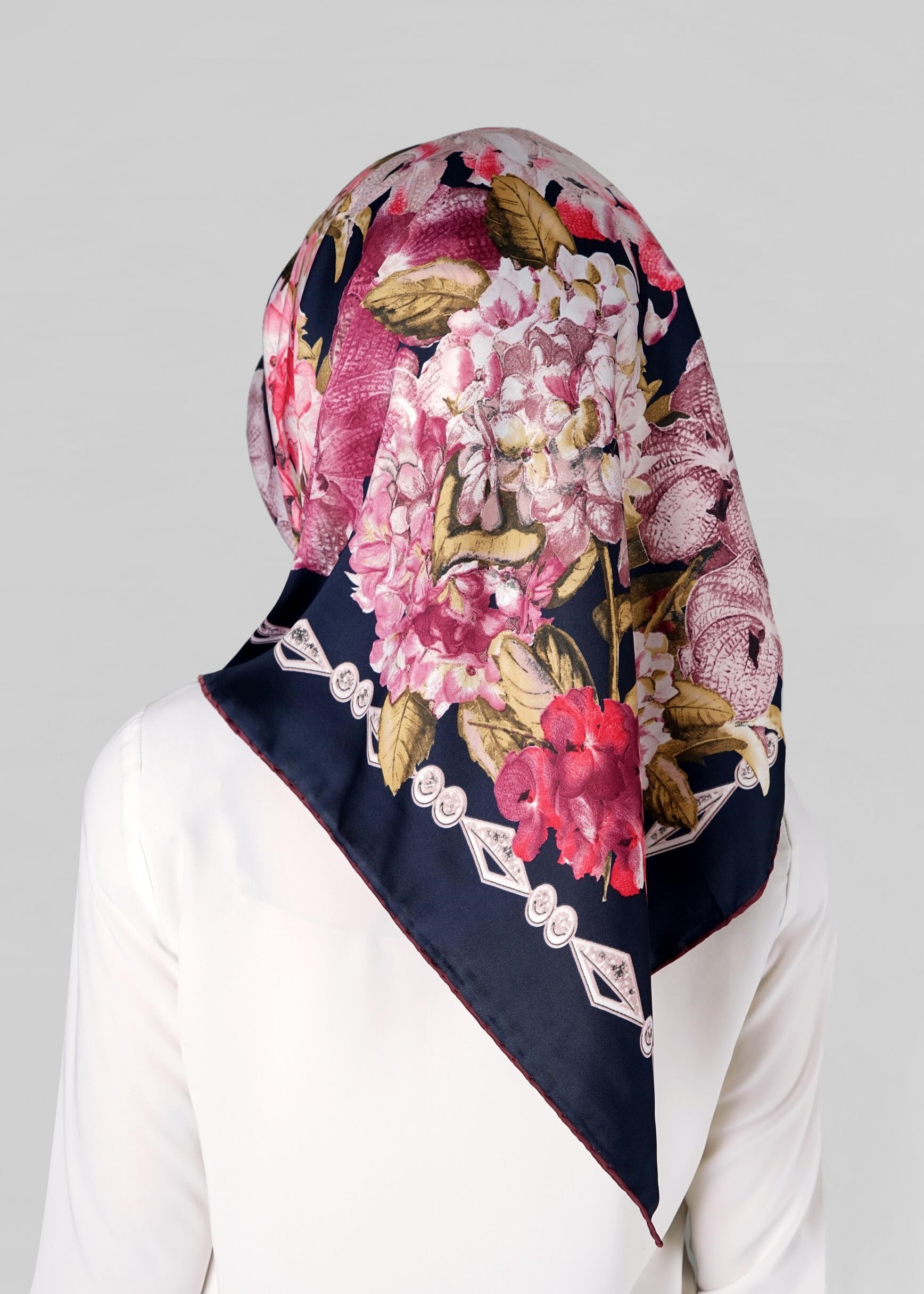 Tesettür giyim LACİVERT 12769 ALVİNA DESENLİ EŞARP