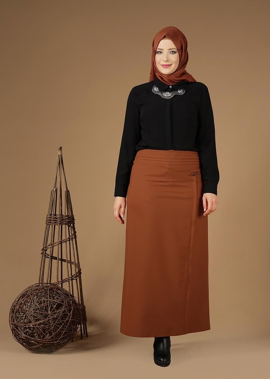 Tesettür giyim TABA AKSESUARLI KLASİK ETEK 6898