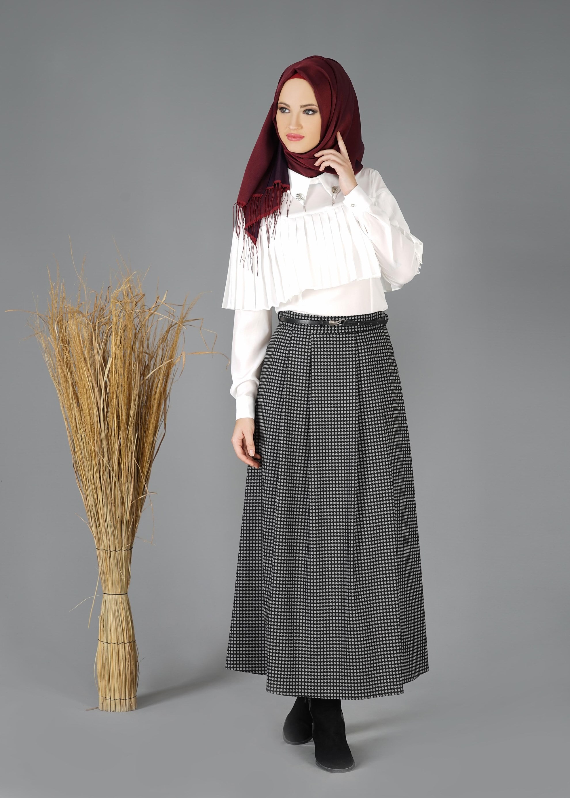 Tesettür giyim GRİ PUANTİYE DESENLİ KLOŞ ETEK 6920