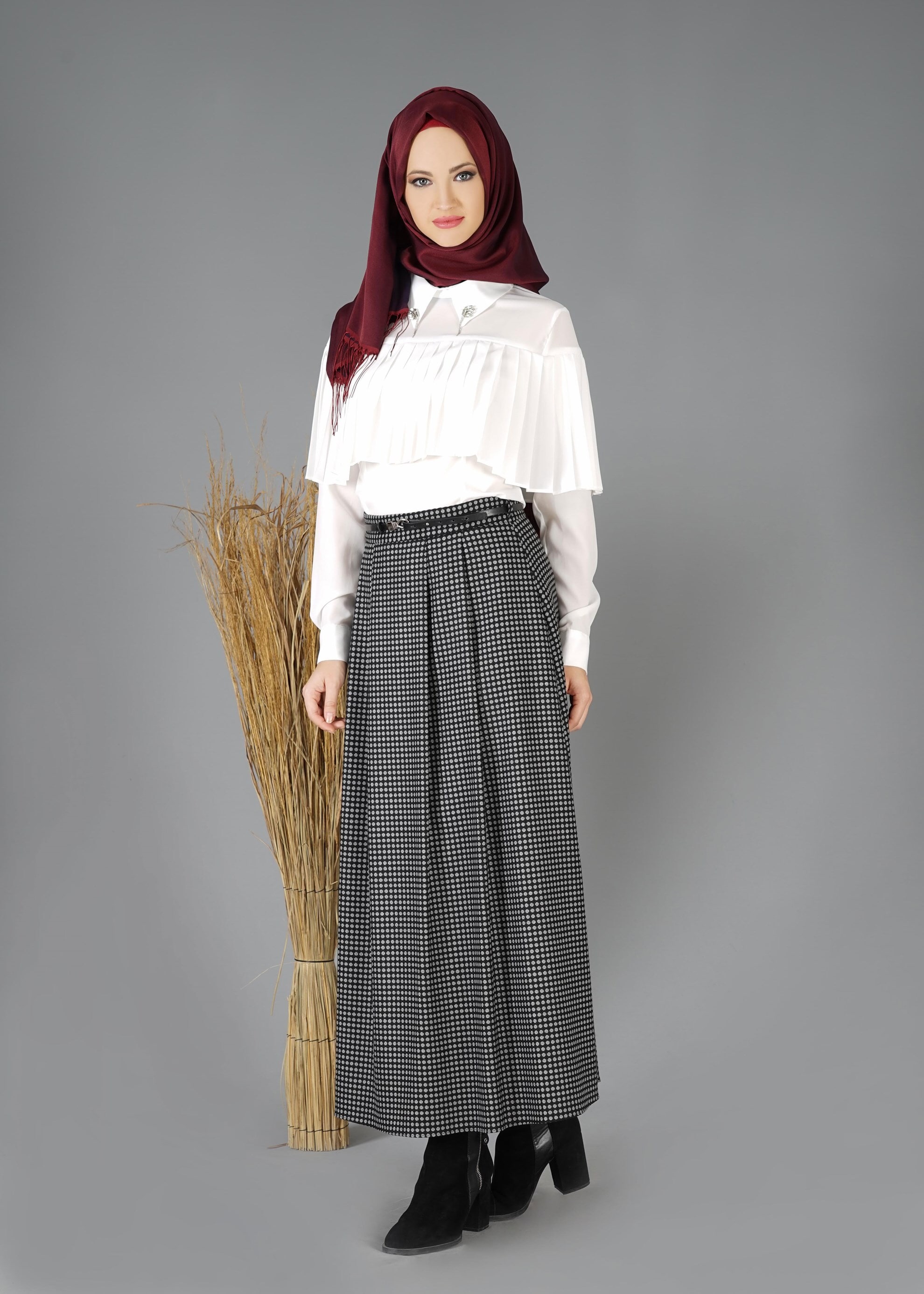 Tesettür giyim GRİ PUANTİYE DESENLİ KLOŞ ETEK 6920