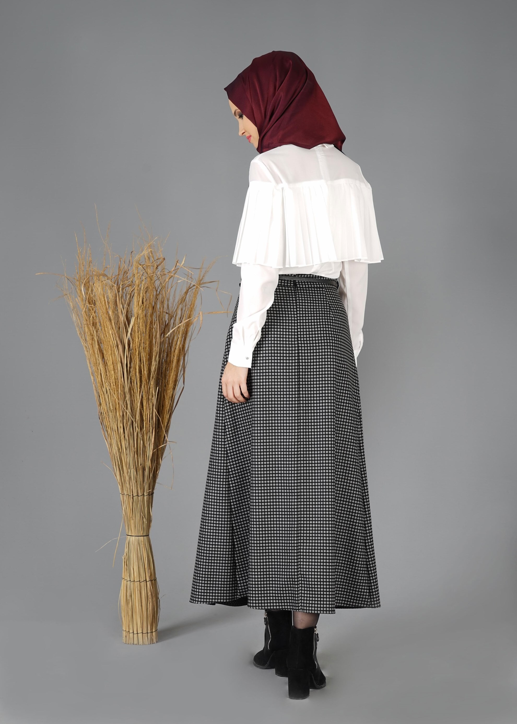 Tesettür giyim GRİ PUANTİYE DESENLİ KLOŞ ETEK 6920