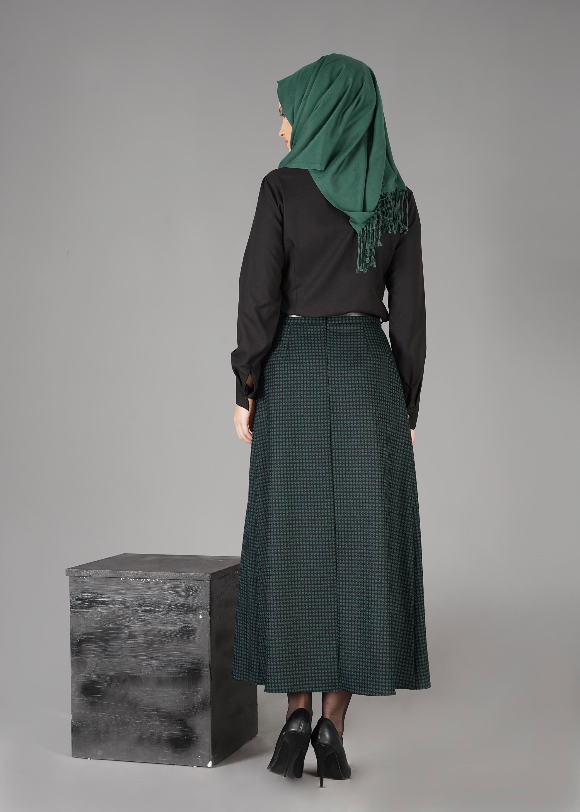 Tesettür giyim MAVİ PUANTİYE DESENLİ KLOŞ ETEK 6920