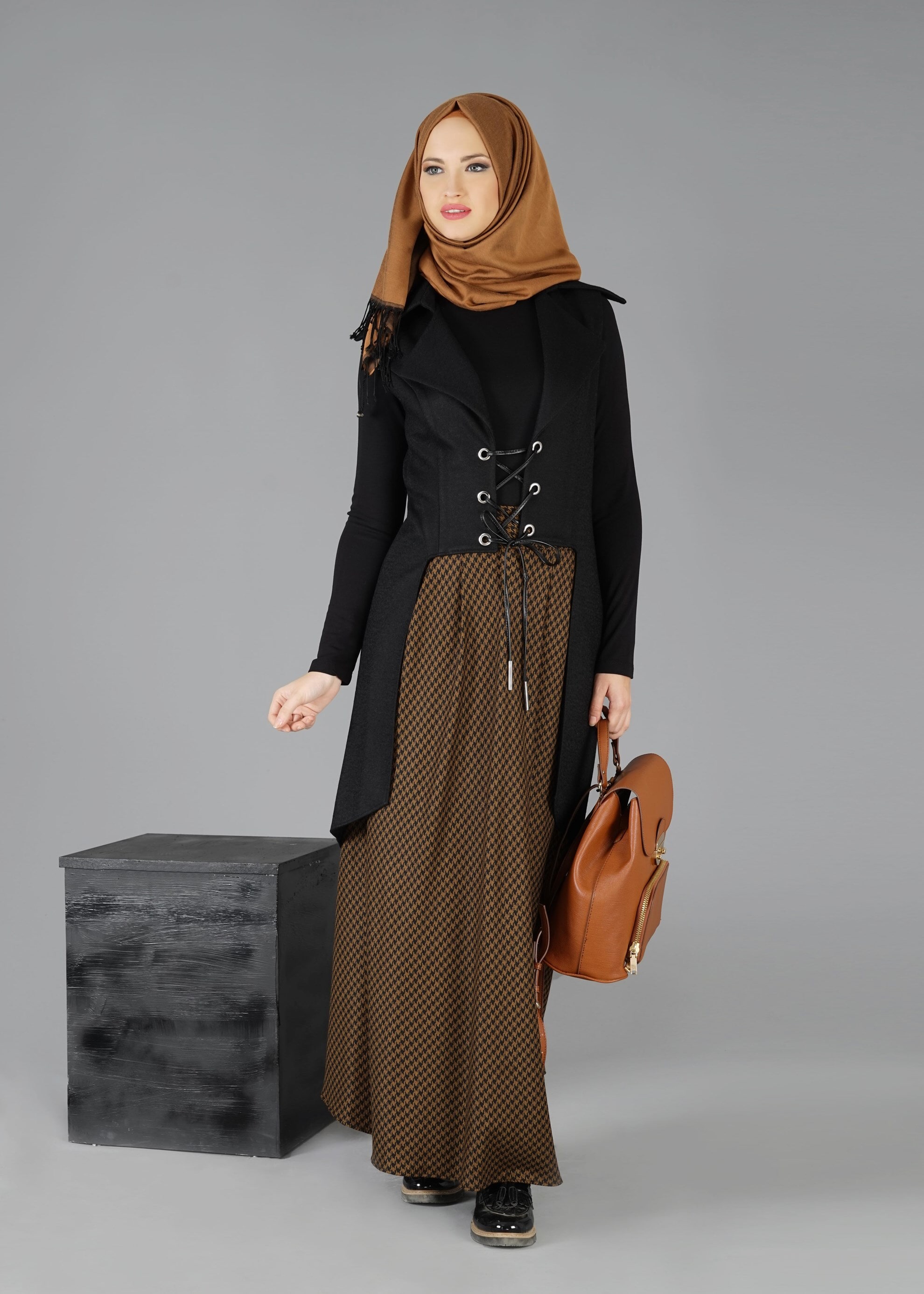 Tesettür giyim BEJ KAZAYAĞI DESENLİ CEPLİ ETEK 6924