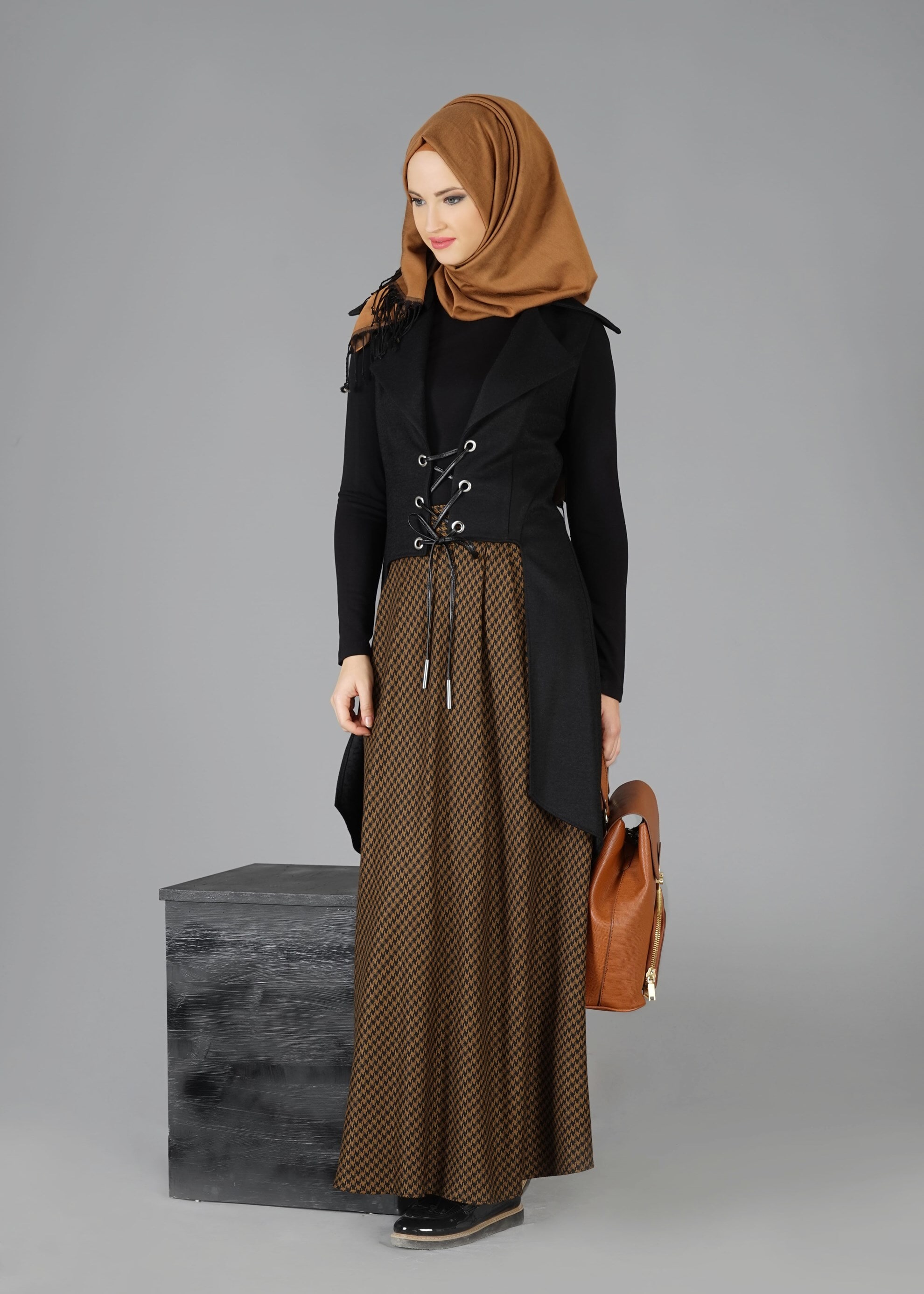 Tesettür giyim BEJ KAZAYAĞI DESENLİ CEPLİ ETEK 6924