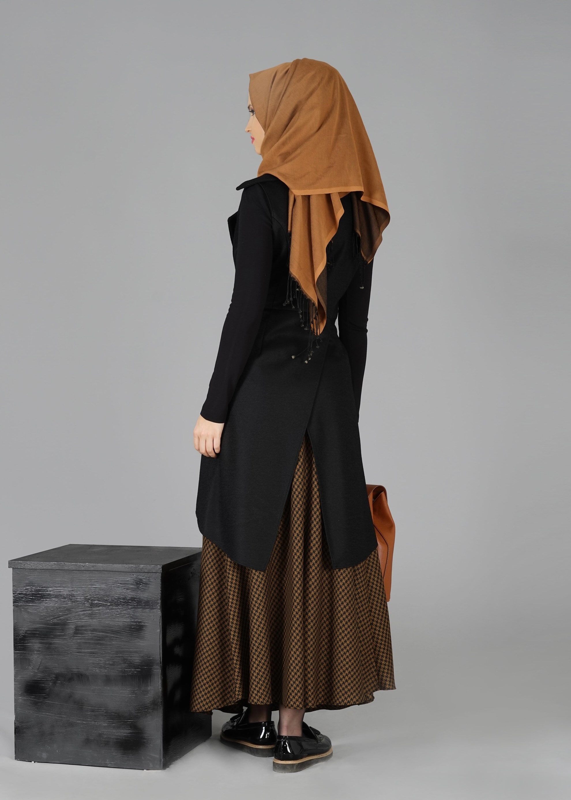 Tesettür giyim BEJ KAZAYAĞI DESENLİ CEPLİ ETEK 6924