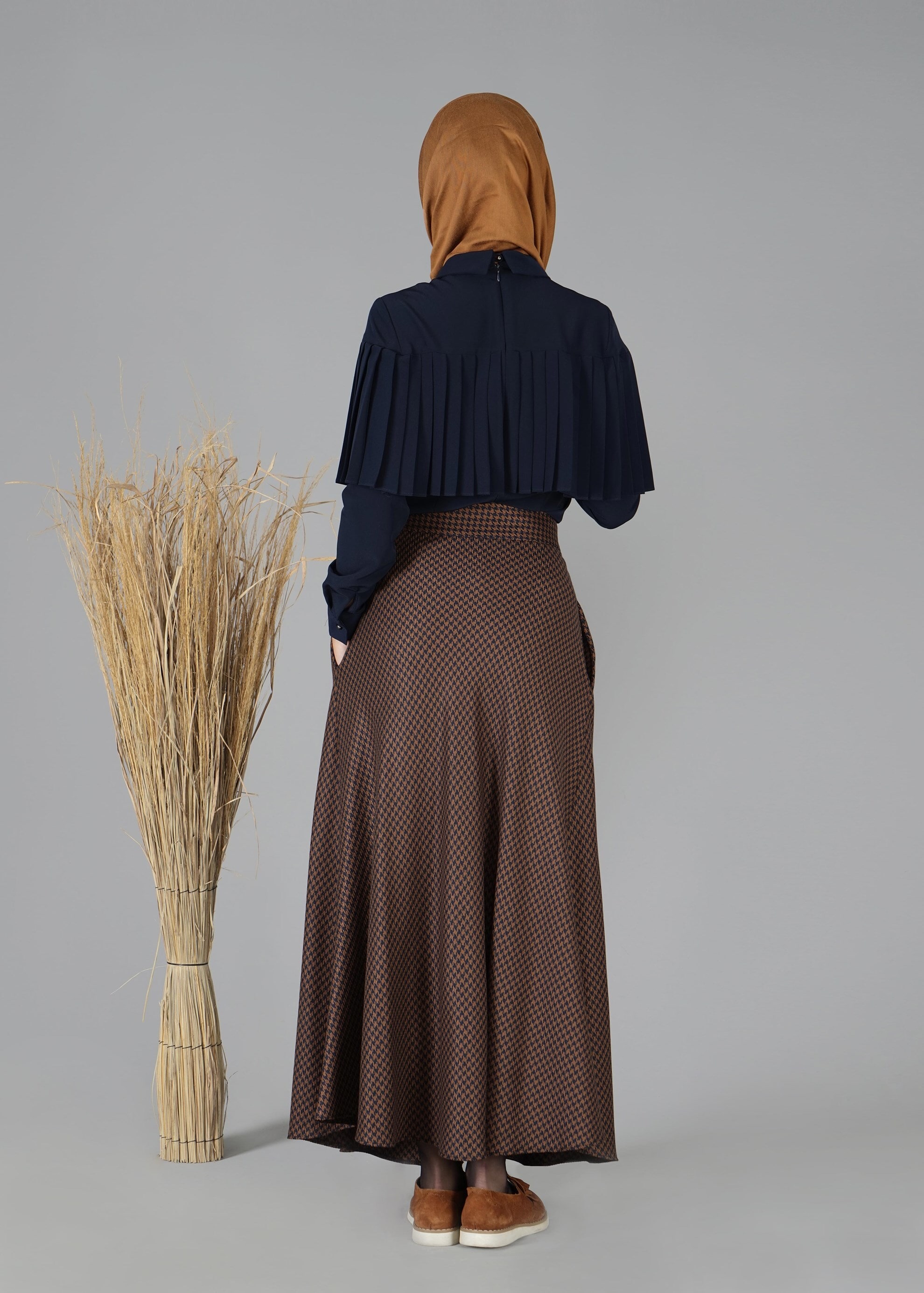 Tesettür giyim LACİVERT KAZAYAĞI DESENLİ CEPLİ ETEK 6924