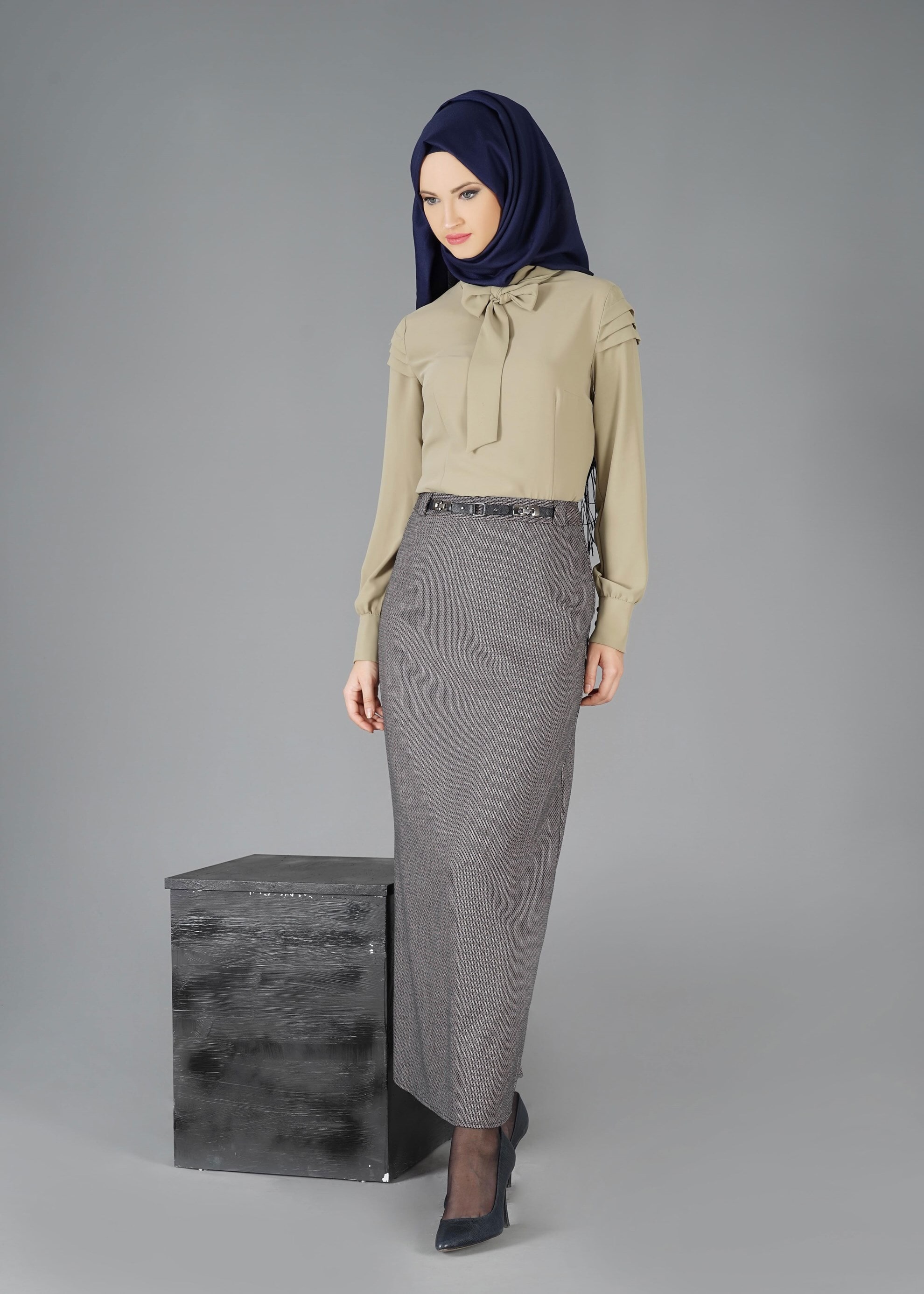 Tesettür giyim LACİVERT KEMER DETAYLI KLASİK ETEK 6927