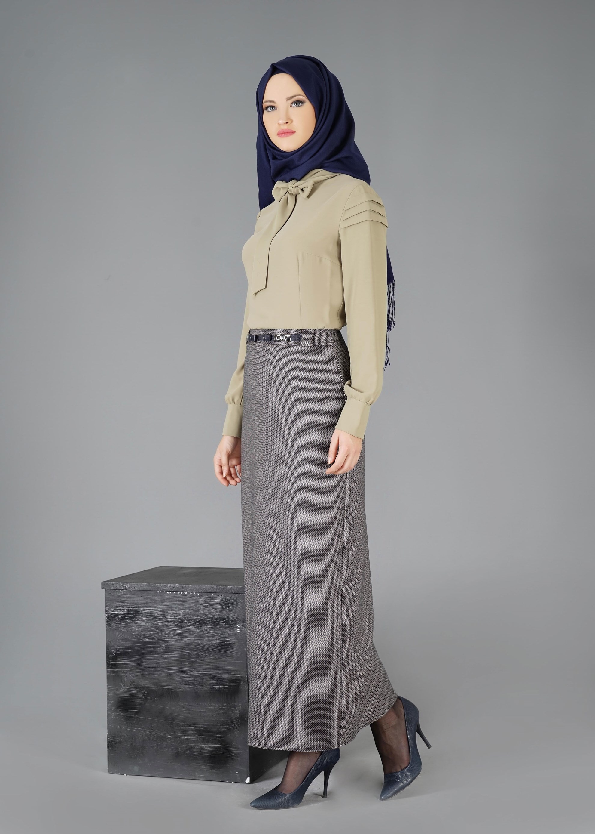 Tesettür giyim LACİVERT KEMER DETAYLI KLASİK ETEK 6927