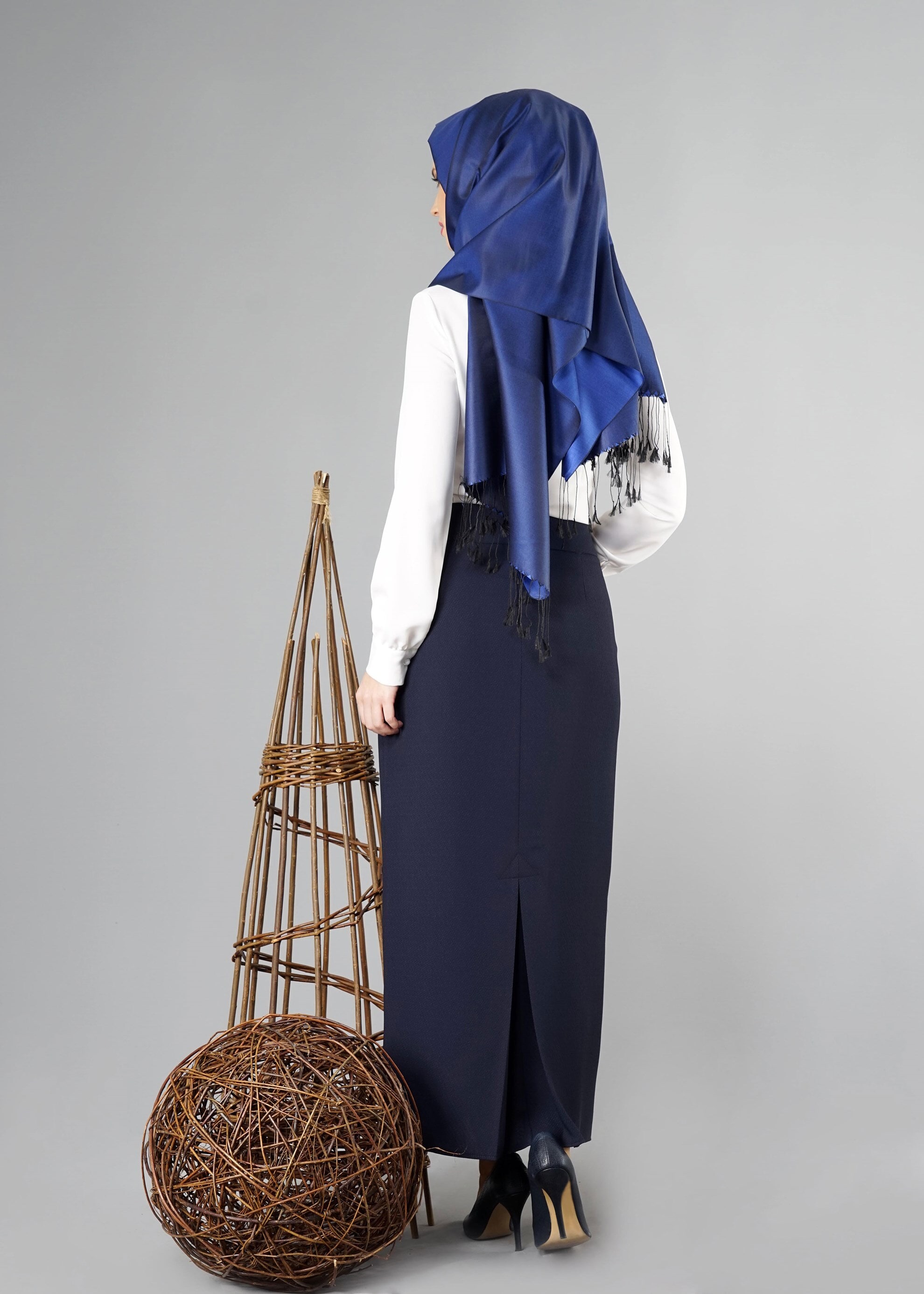 Tesettür giyim LACİVERT KUŞGÖZÜ DETAYLI ETEK 6941