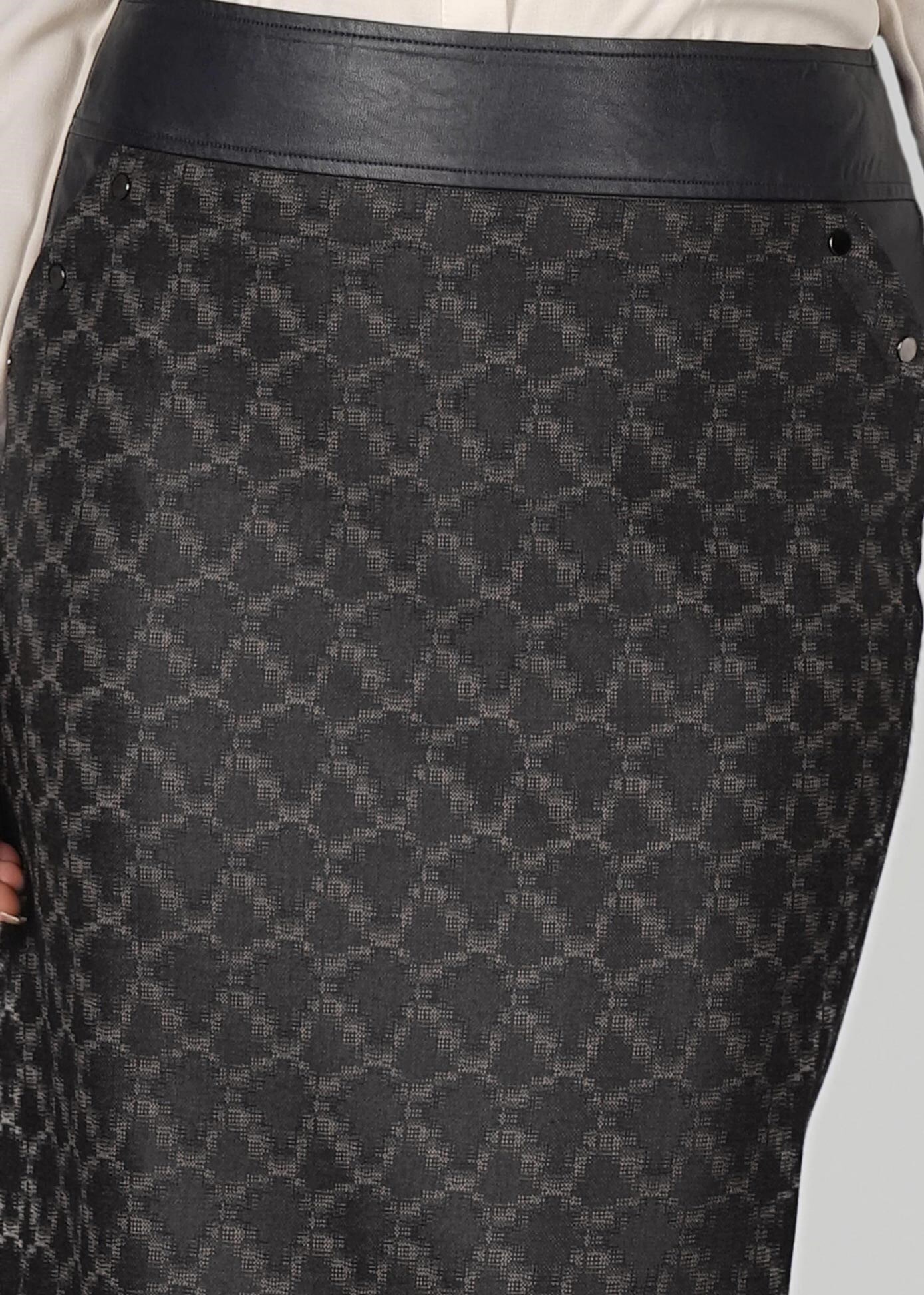 Tesettür giyim SİYAH 6968 ETEK