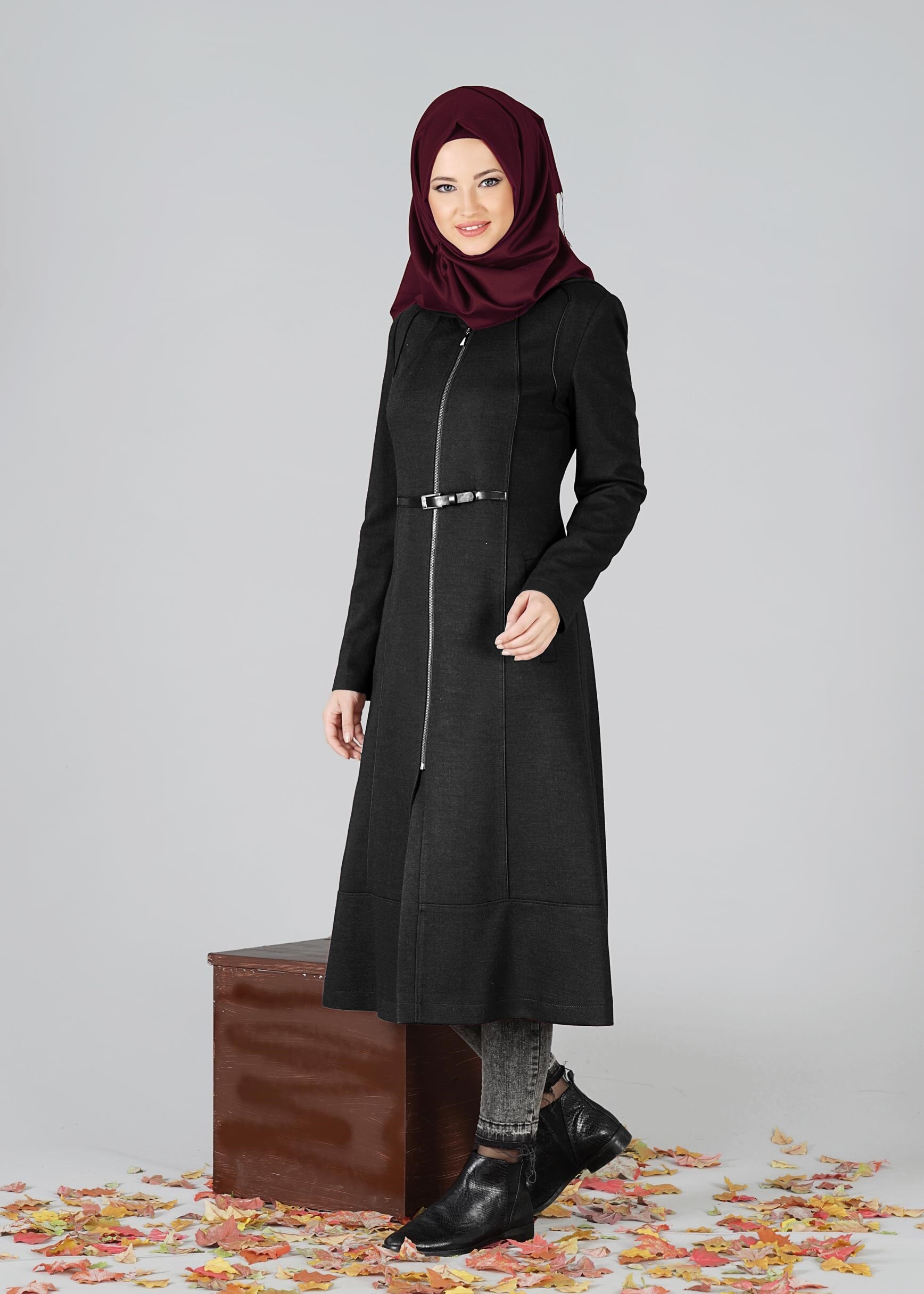 Tesettür giyim SİYAH FERMUARLI KAPÜŞONLU KABAN 9450 