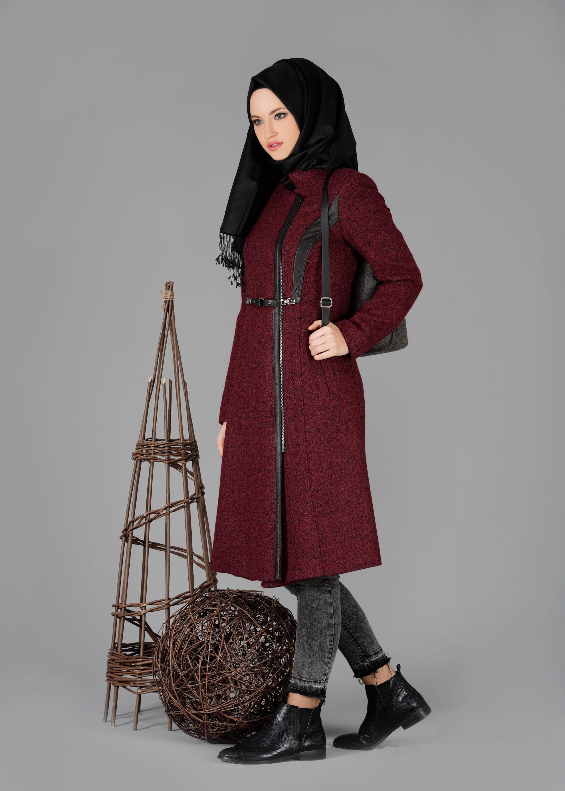 Tesettür giyim KIRMIZI HAKİM YAKA KEMERLİ KABAN 9454 