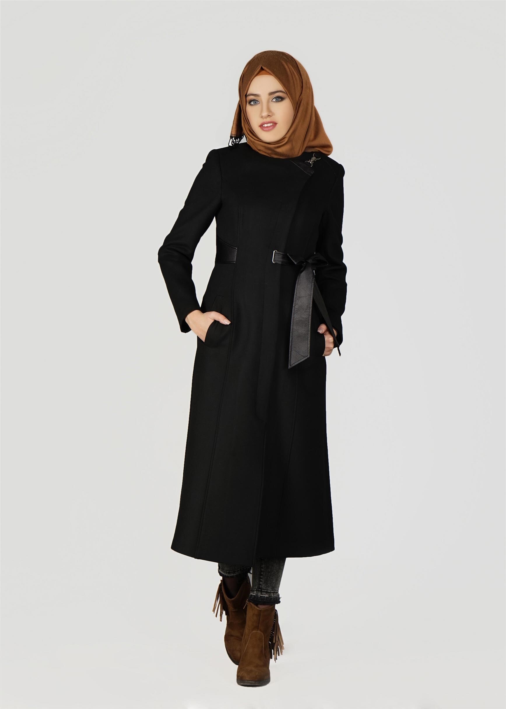 Tesettür giyim SİYAH BEL AKSESUARLI KABAN 9459
