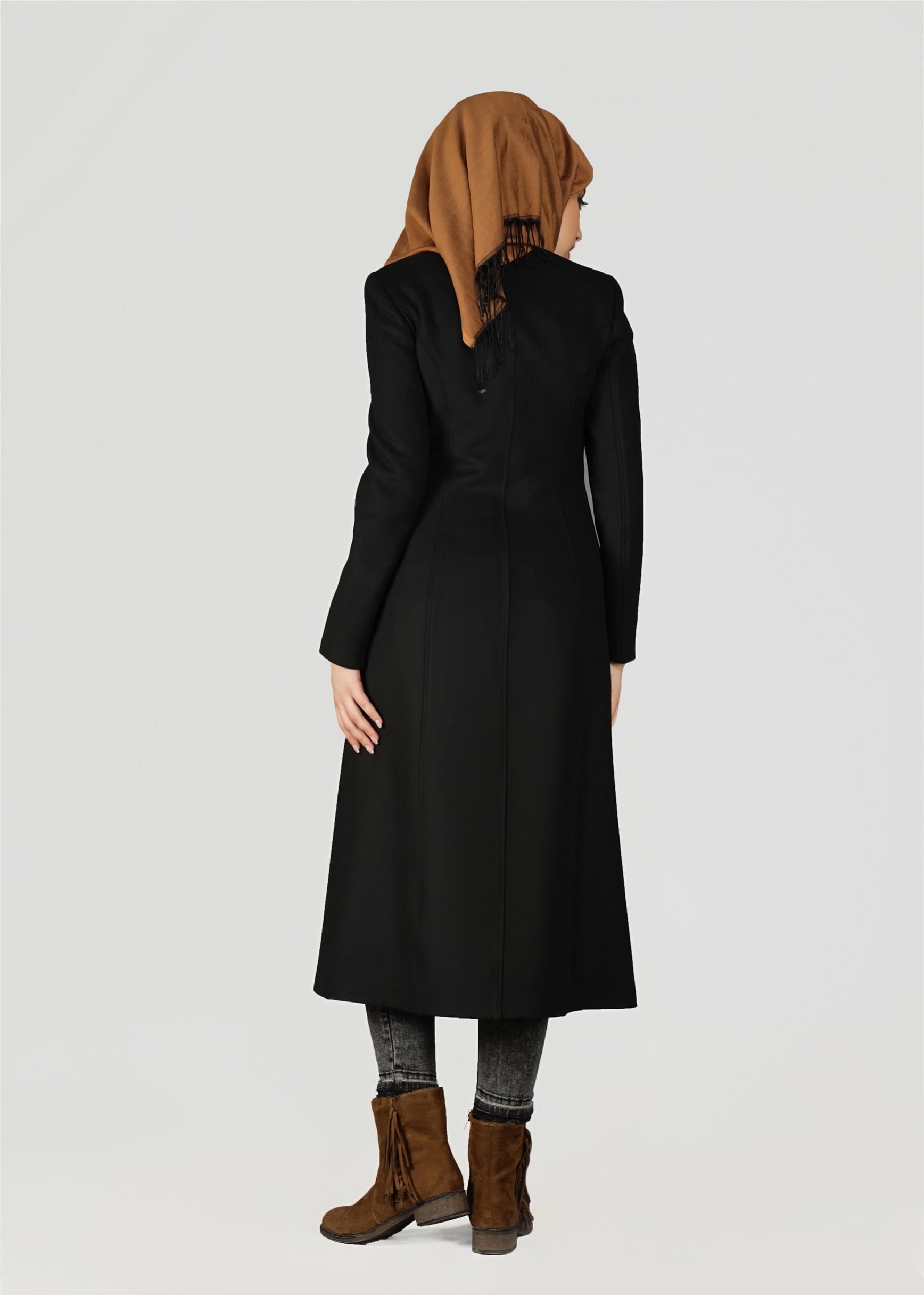 Tesettür giyim SİYAH BEL AKSESUARLI KABAN 9459