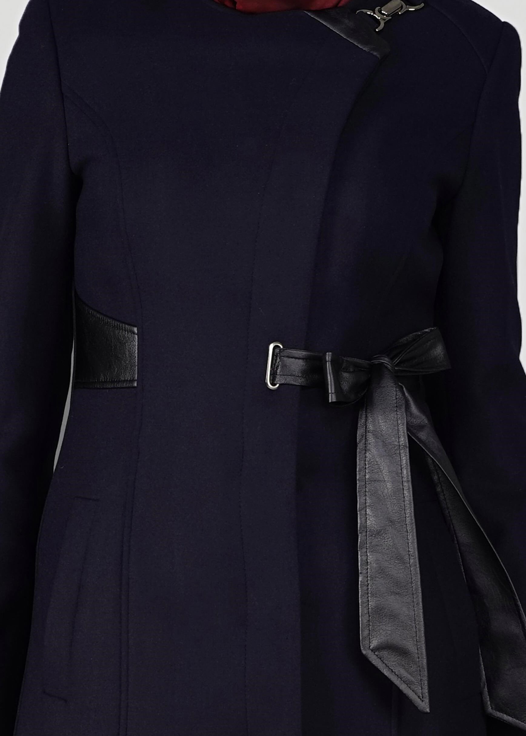 Tesettür giyim LACİVERT BEL AKSESUARLI KABAN 9459