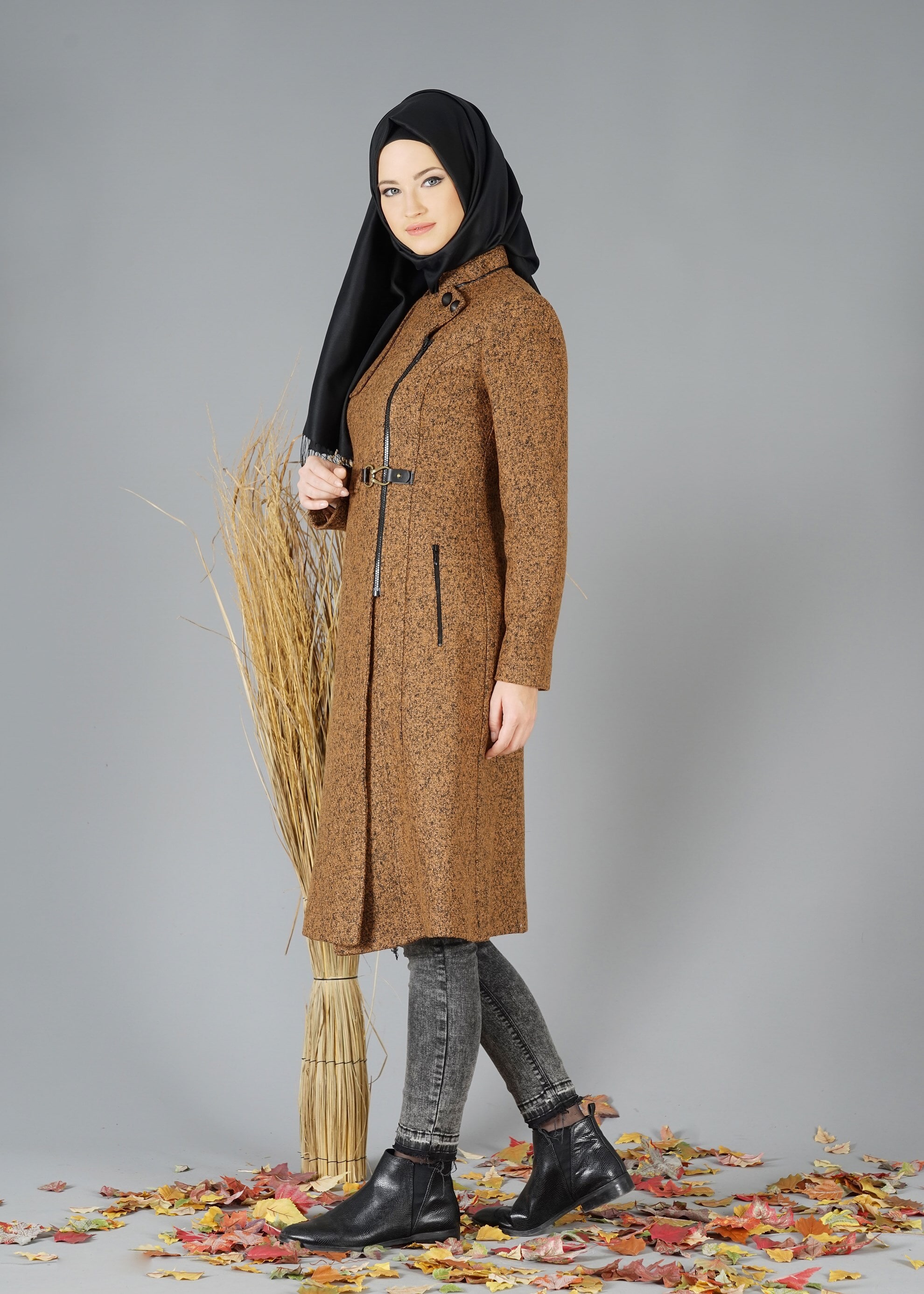 Tesettür giyim TABA KIRÇILLI FERMUARLI KABAN 9460