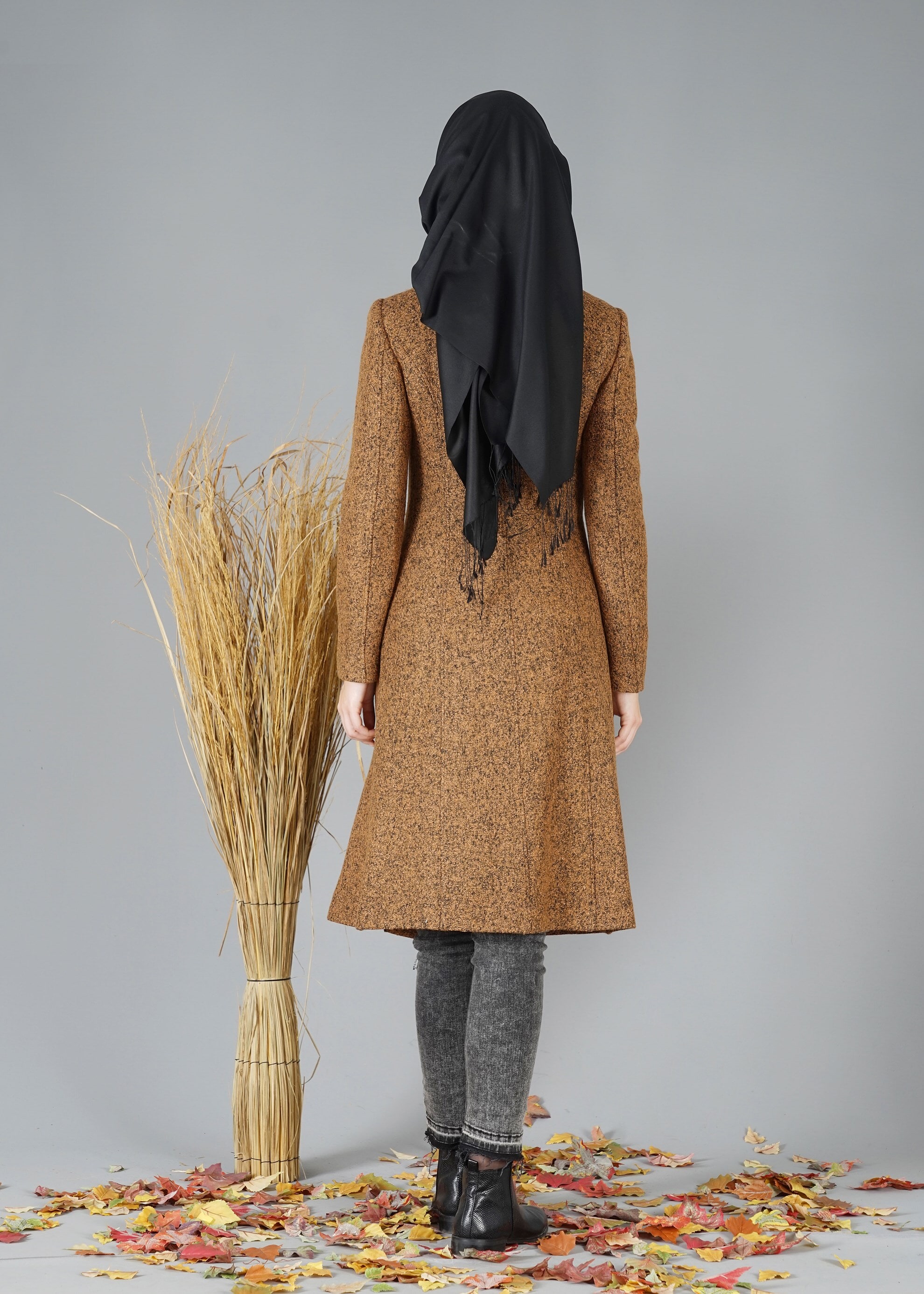 Tesettür giyim TABA KIRÇILLI FERMUARLI KABAN 9460