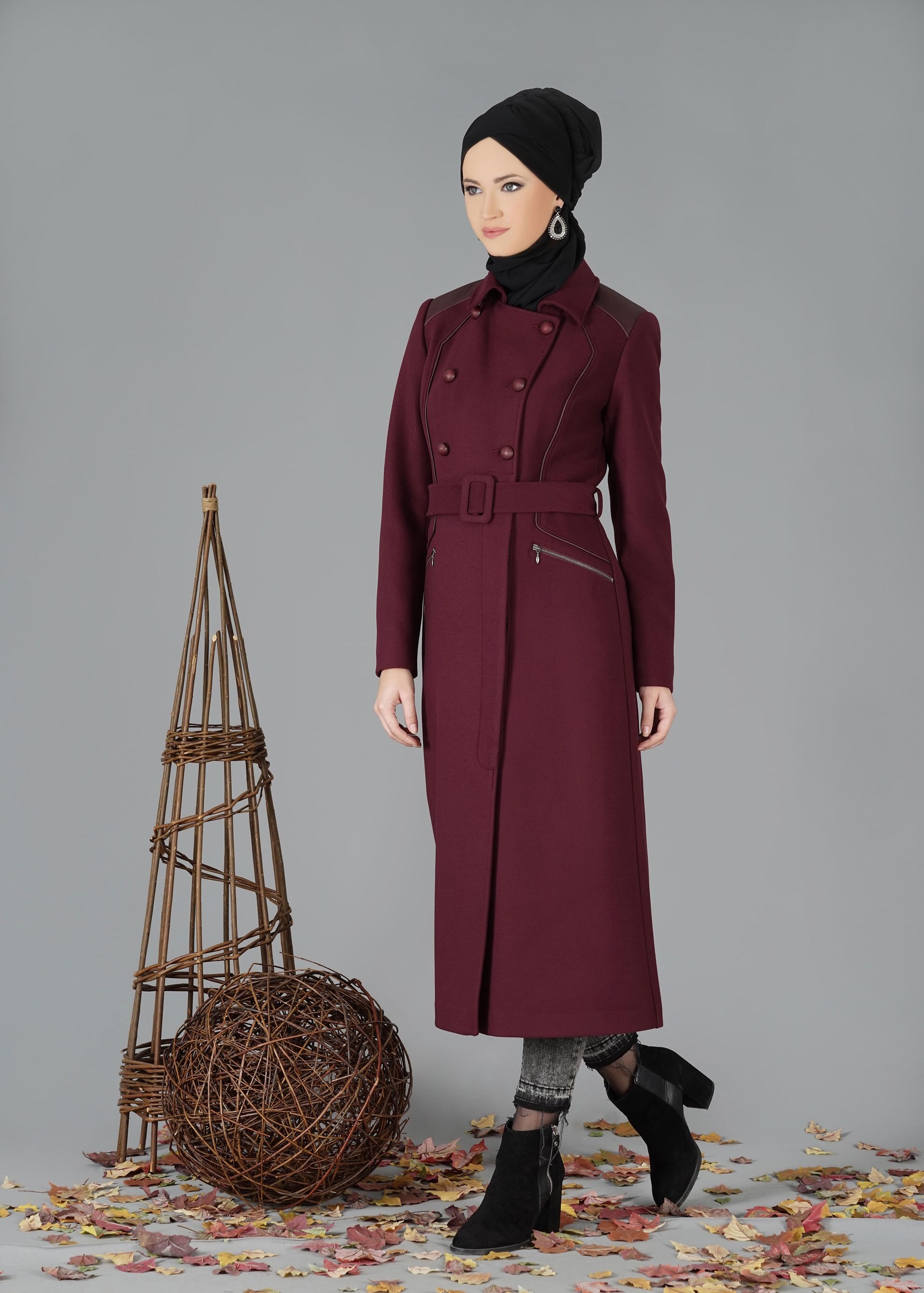 Tesettür giyim BORDO DÜĞMELİ KEMERLİ KAŞE KABAN 9461