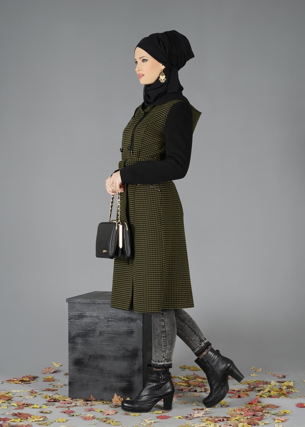 Tesettür giyim SİYAH KAZAYAĞI DESENLİ KABAN 9465