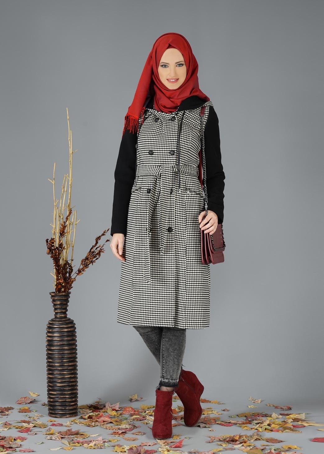 Tesettür giyim SİYAH KAZAYAĞI DESENLİ KABAN 9465