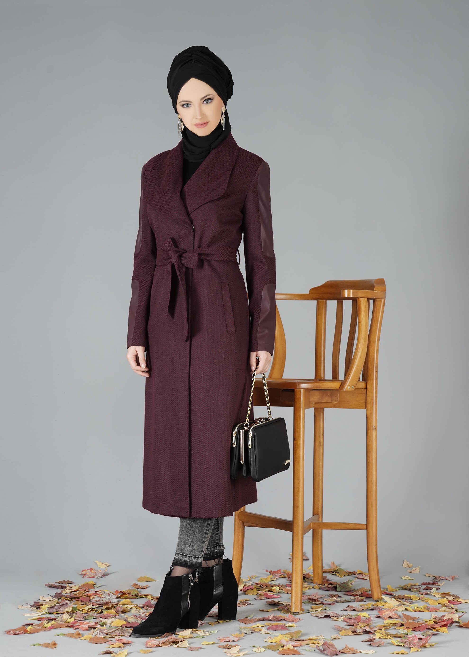 Tesettür giyim BORDO KUŞAKLI DOKULU KABAN 9470