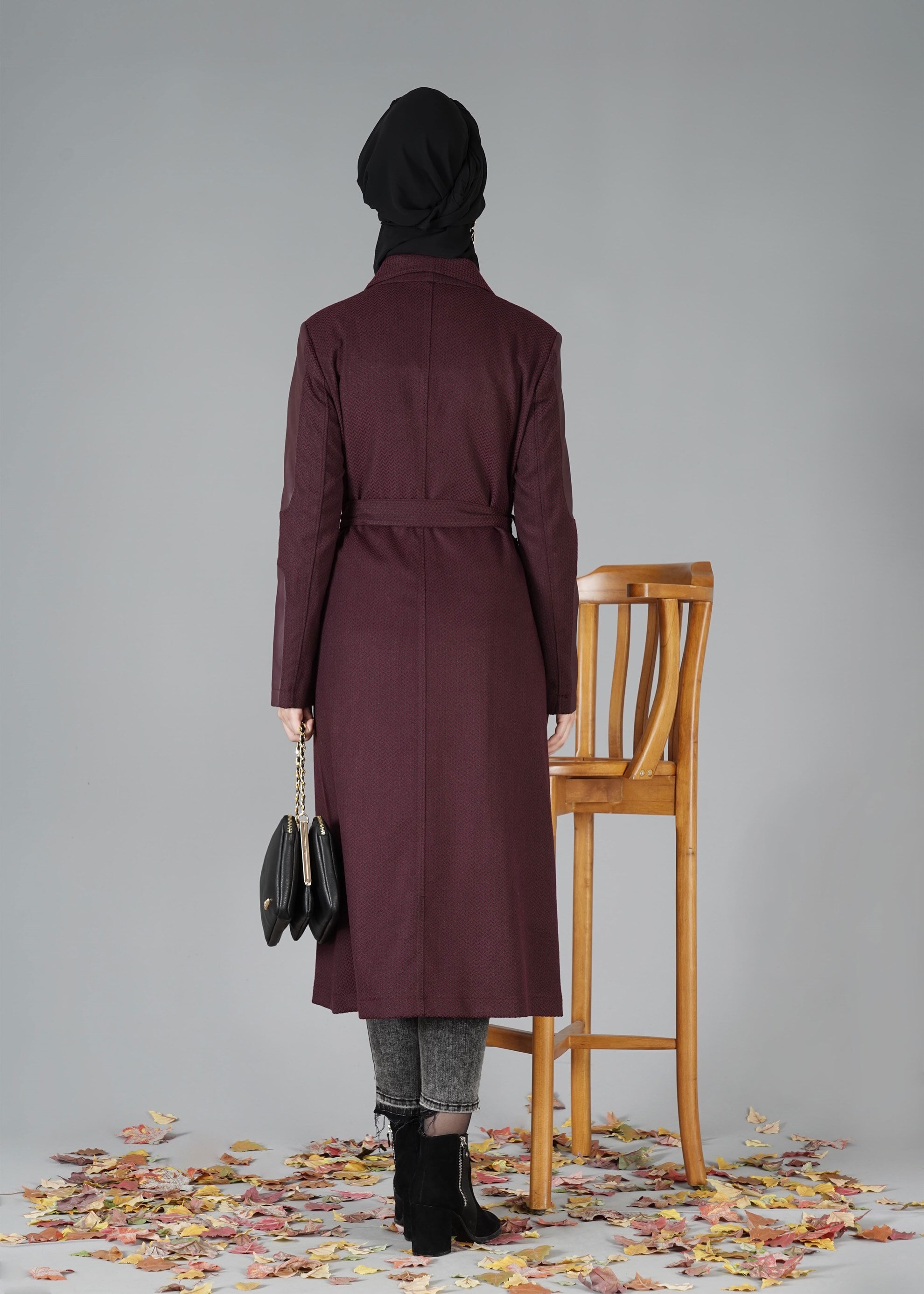 Tesettür giyim BORDO KUŞAKLI DOKULU KABAN 9470