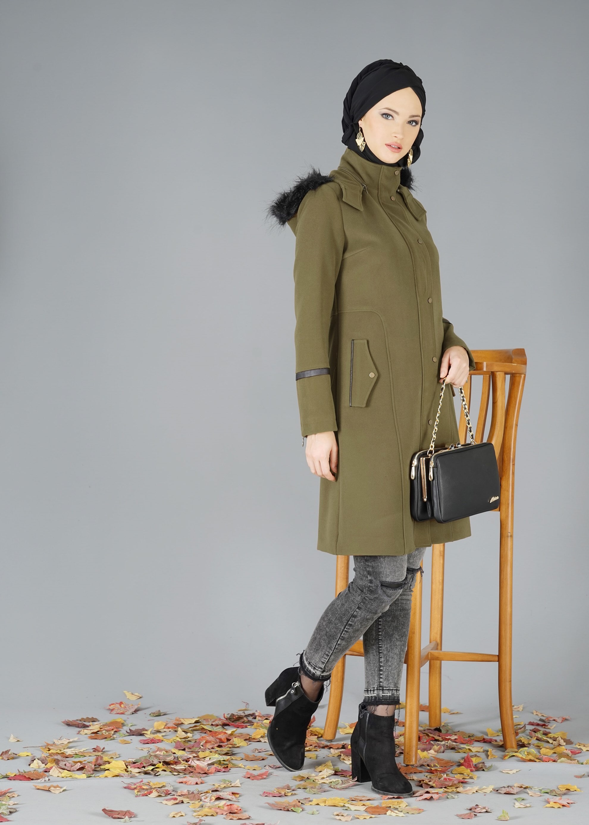 Tesettür giyim HAKİ KAPÜŞONLU KAŞE KABAN 9471