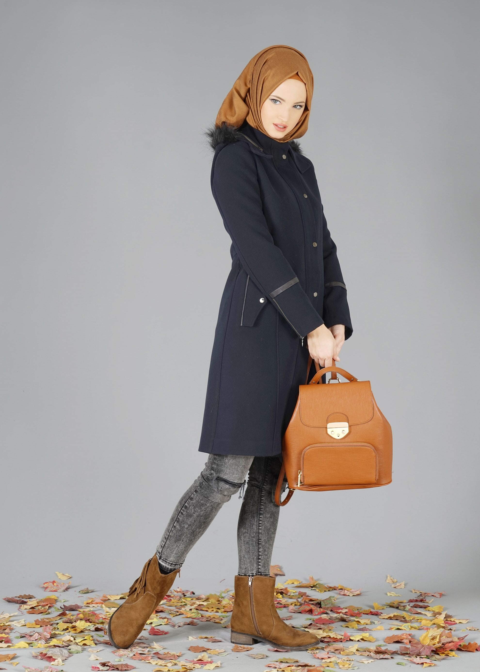 Tesettür giyim LACİVERT KAPÜŞONLU KAŞE KABAN 9471