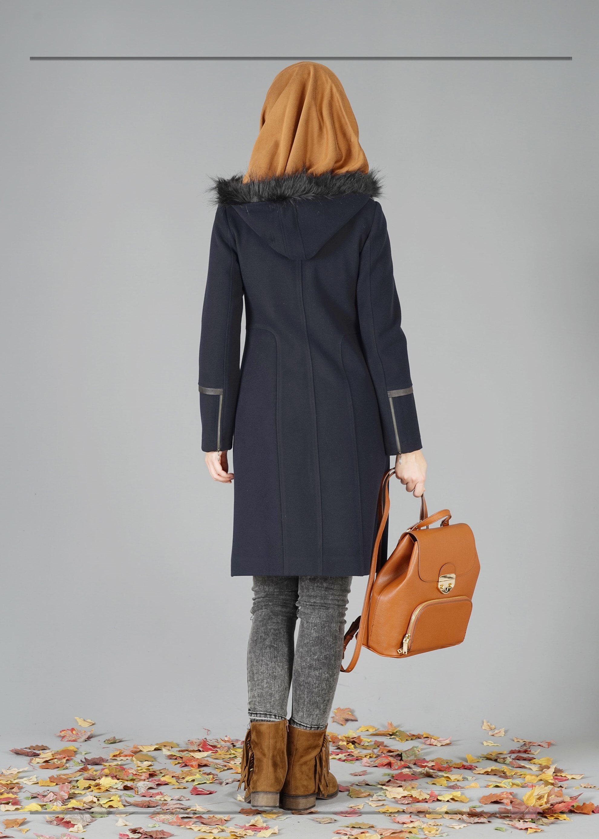 Tesettür giyim LACİVERT KAPÜŞONLU KAŞE KABAN 9471