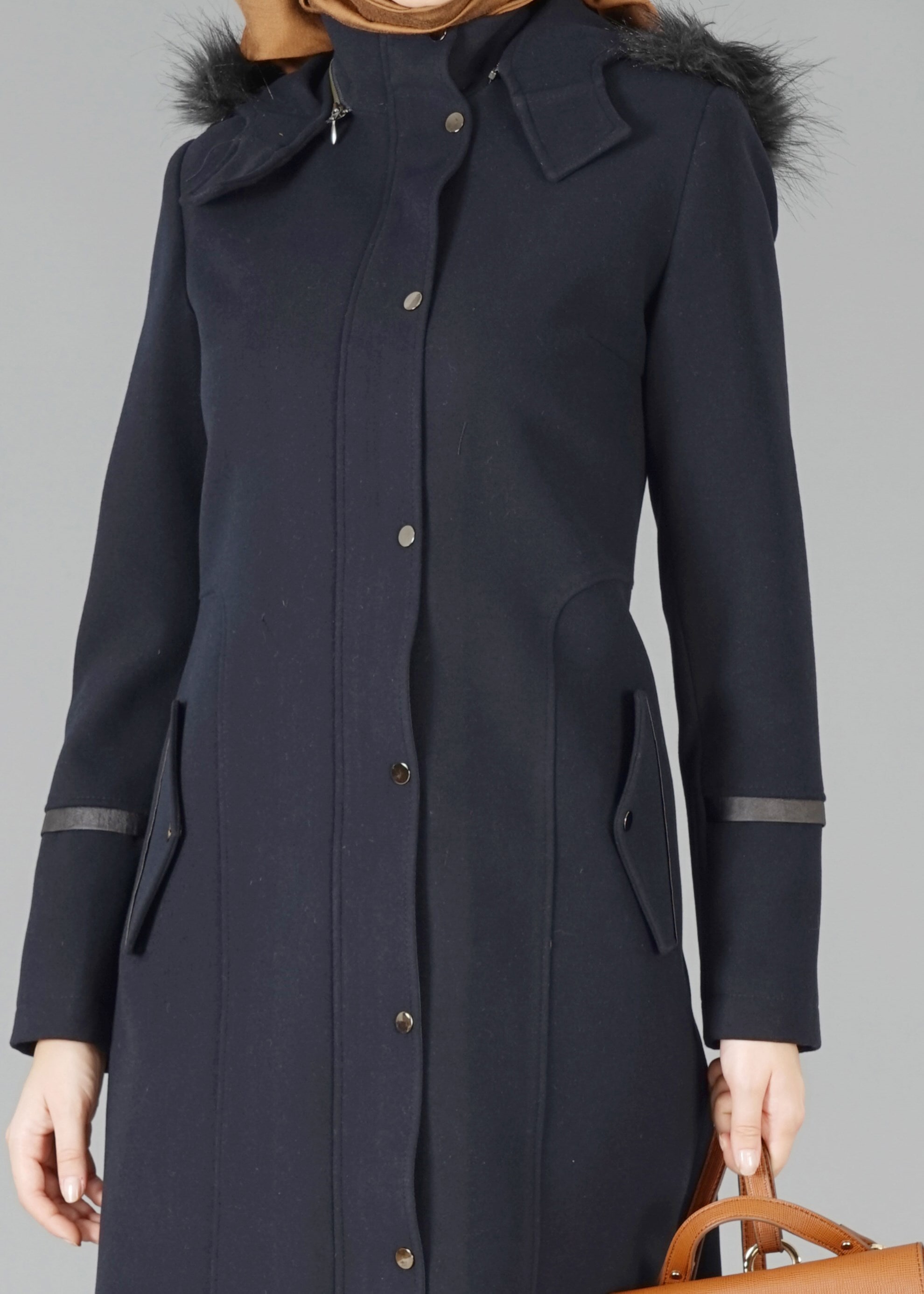 Tesettür giyim LACİVERT KAPÜŞONLU KAŞE KABAN 9471