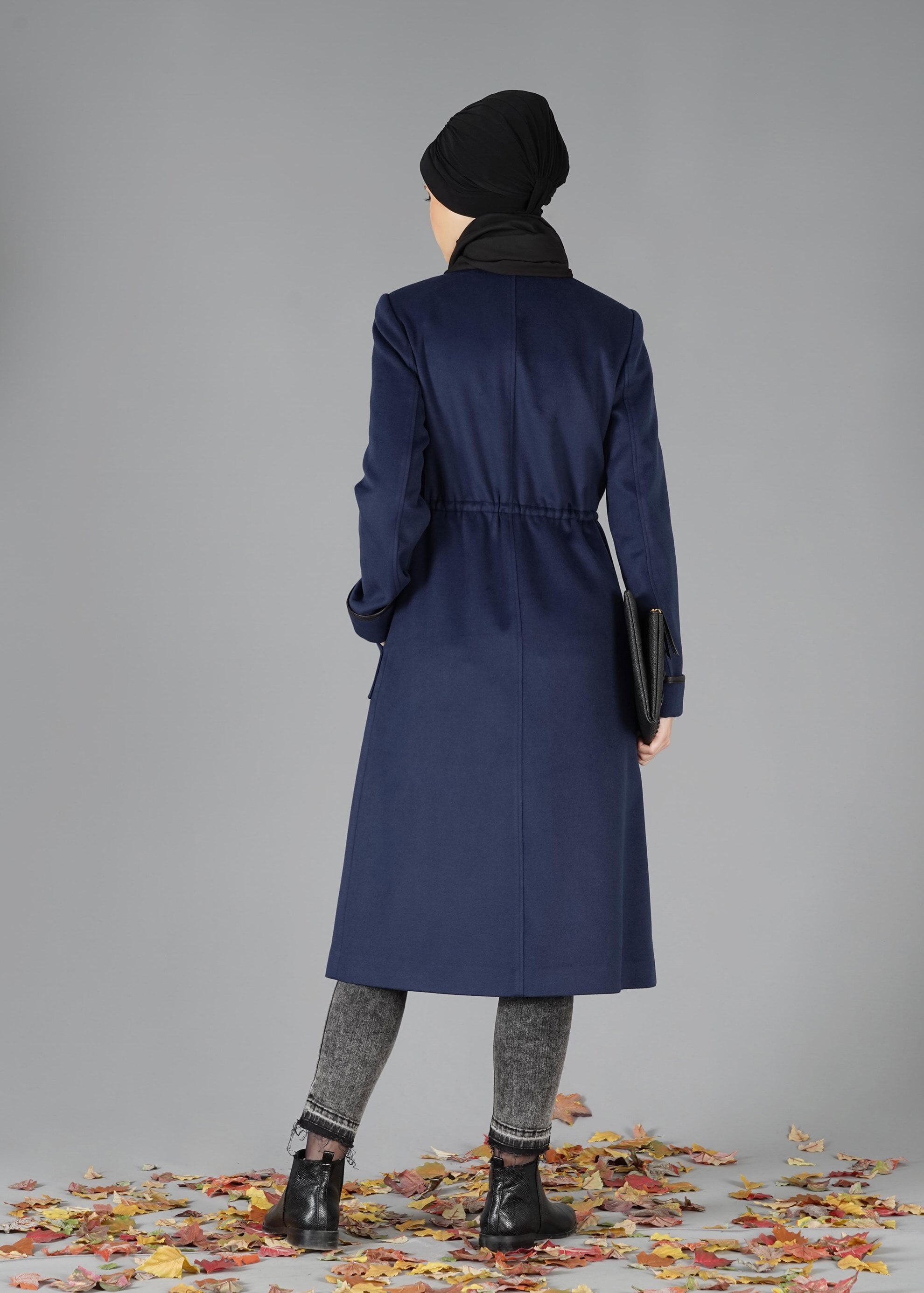 Tesettür giyim LACİVERT BELİ BÜZGÜLÜ BAĞCIKLI KABAN 9473