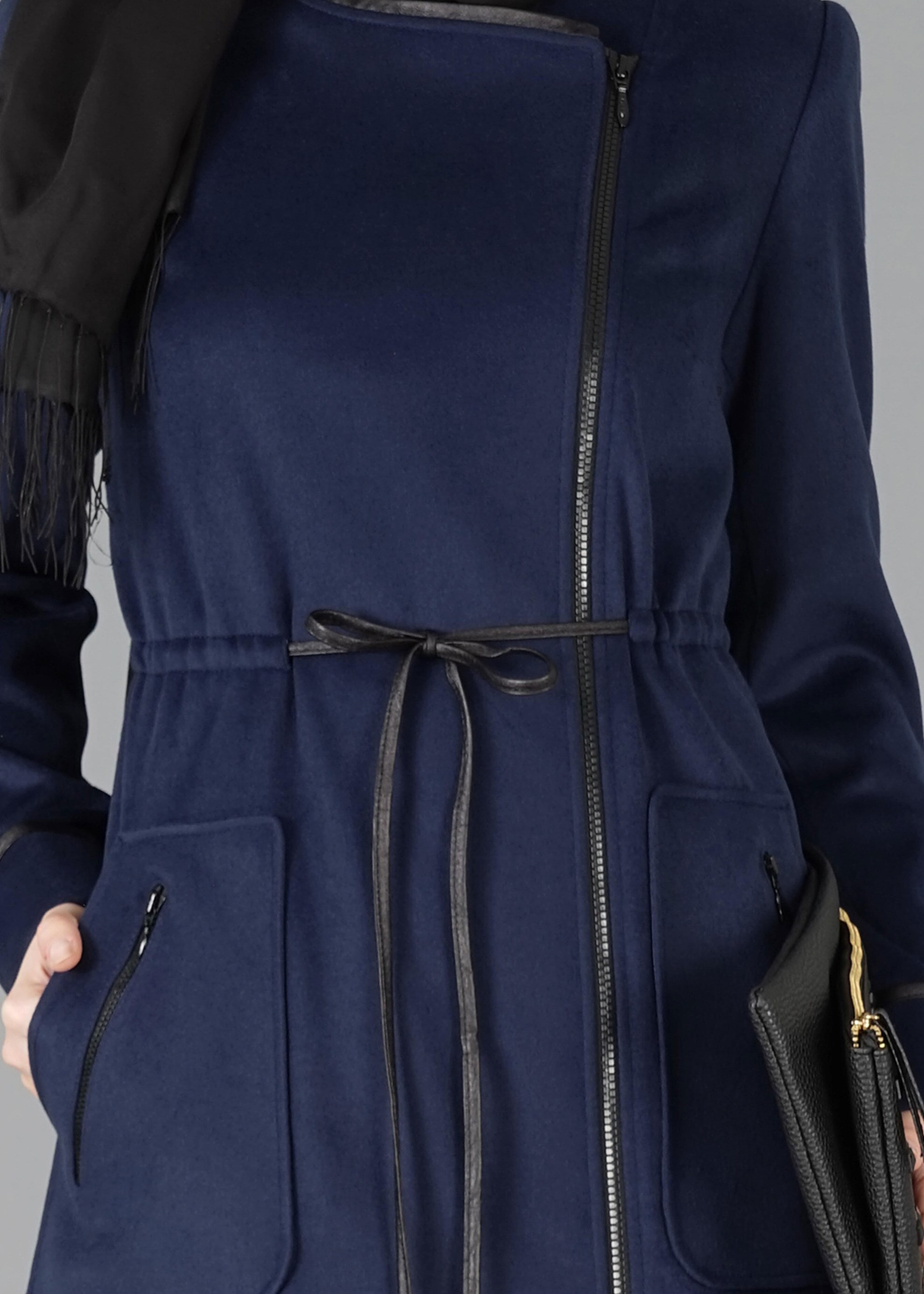 Tesettür giyim LACİVERT BELİ BÜZGÜLÜ BAĞCIKLI KABAN 9473