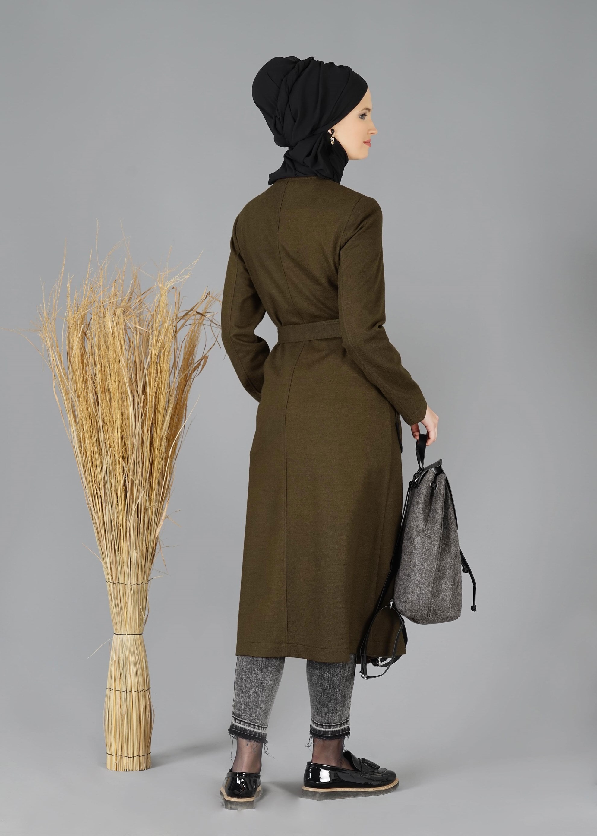 Tesettür giyim HAKİ CEPLİ KUŞAKLI KABAN 9485