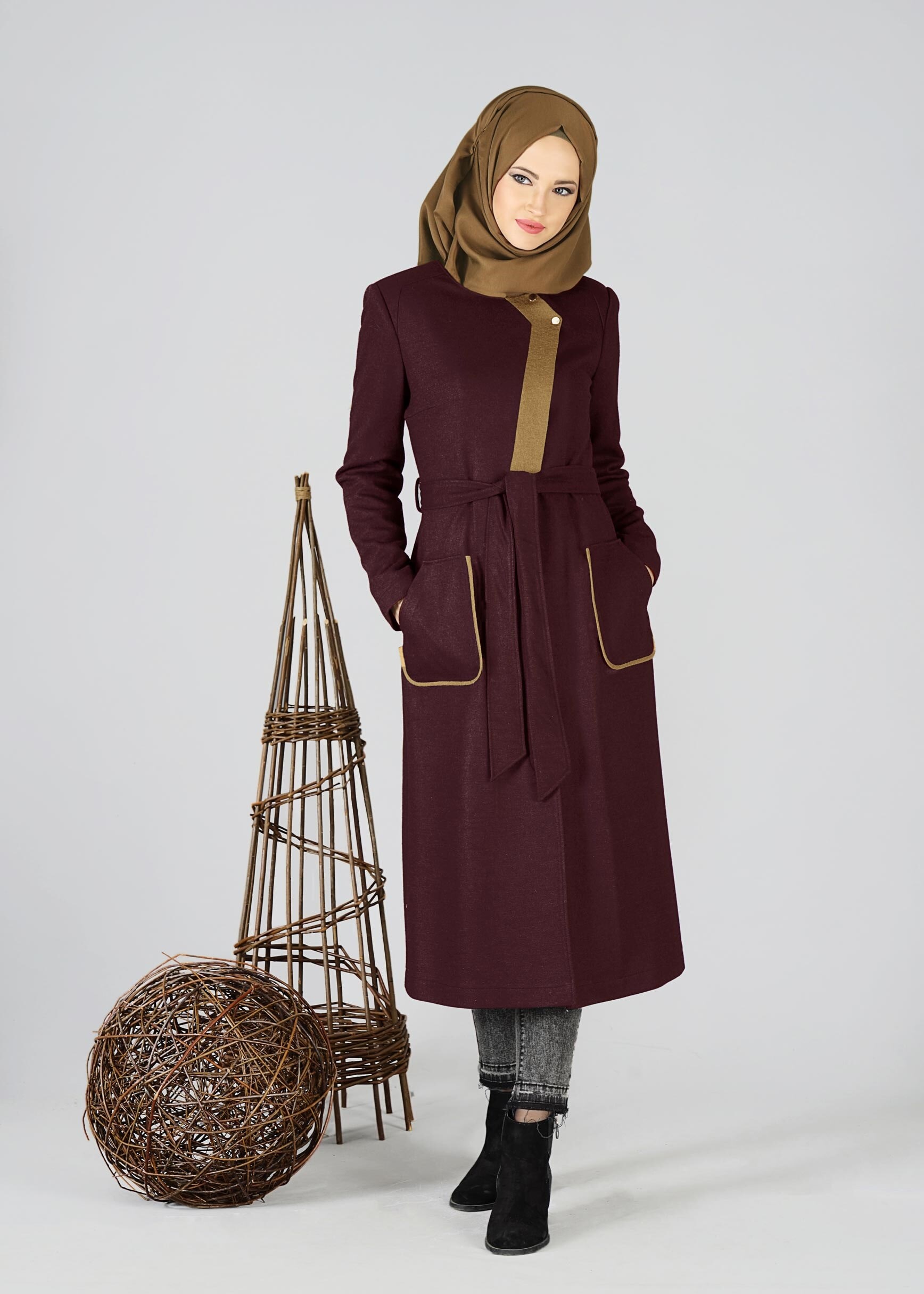 Tesettür giyim BORDO CEPLİ KUŞAKLI KABAN 9485