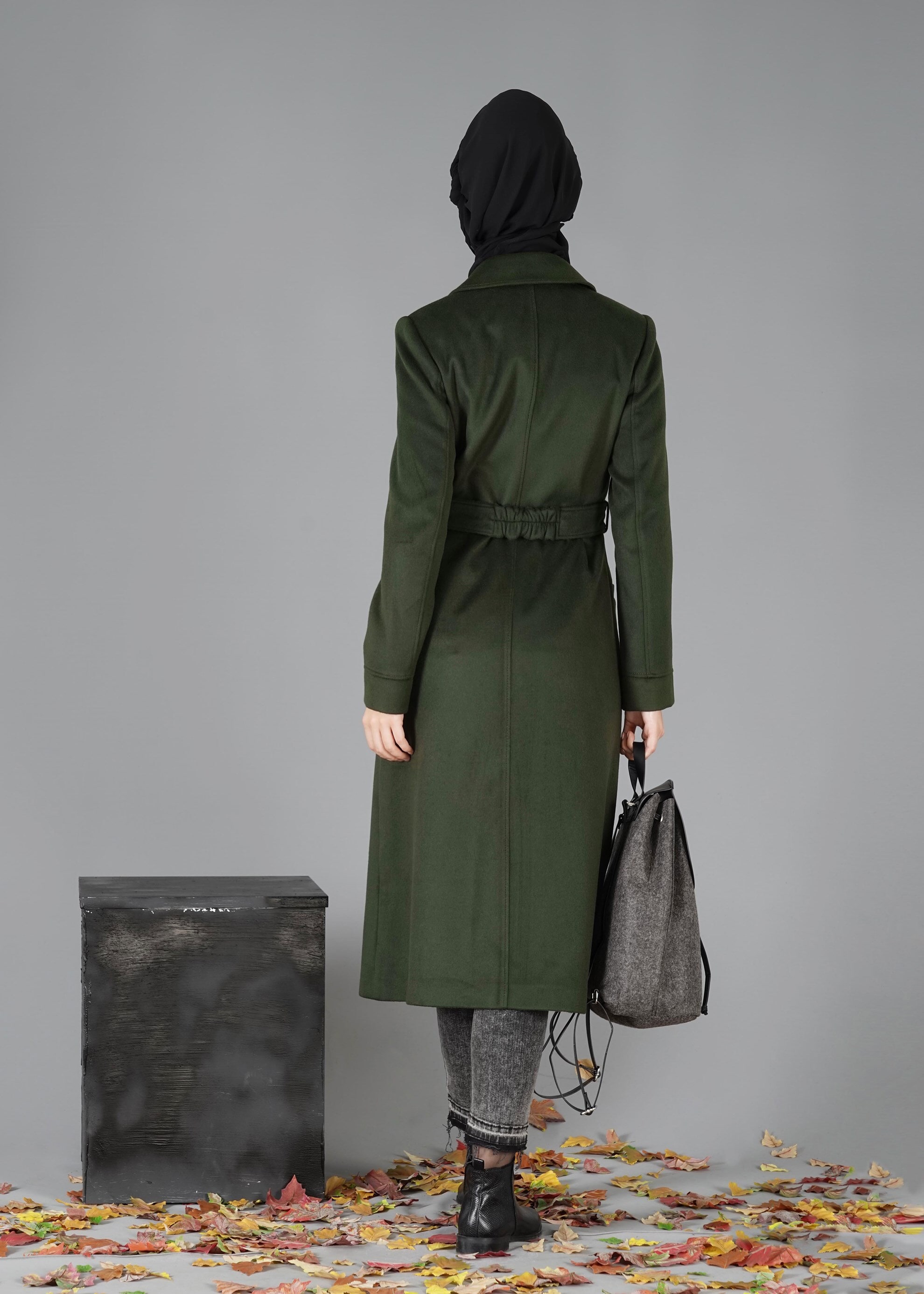 Tesettür giyim YEŞİL KRUVAZE YAKA KEMERLİ KABAN 9486