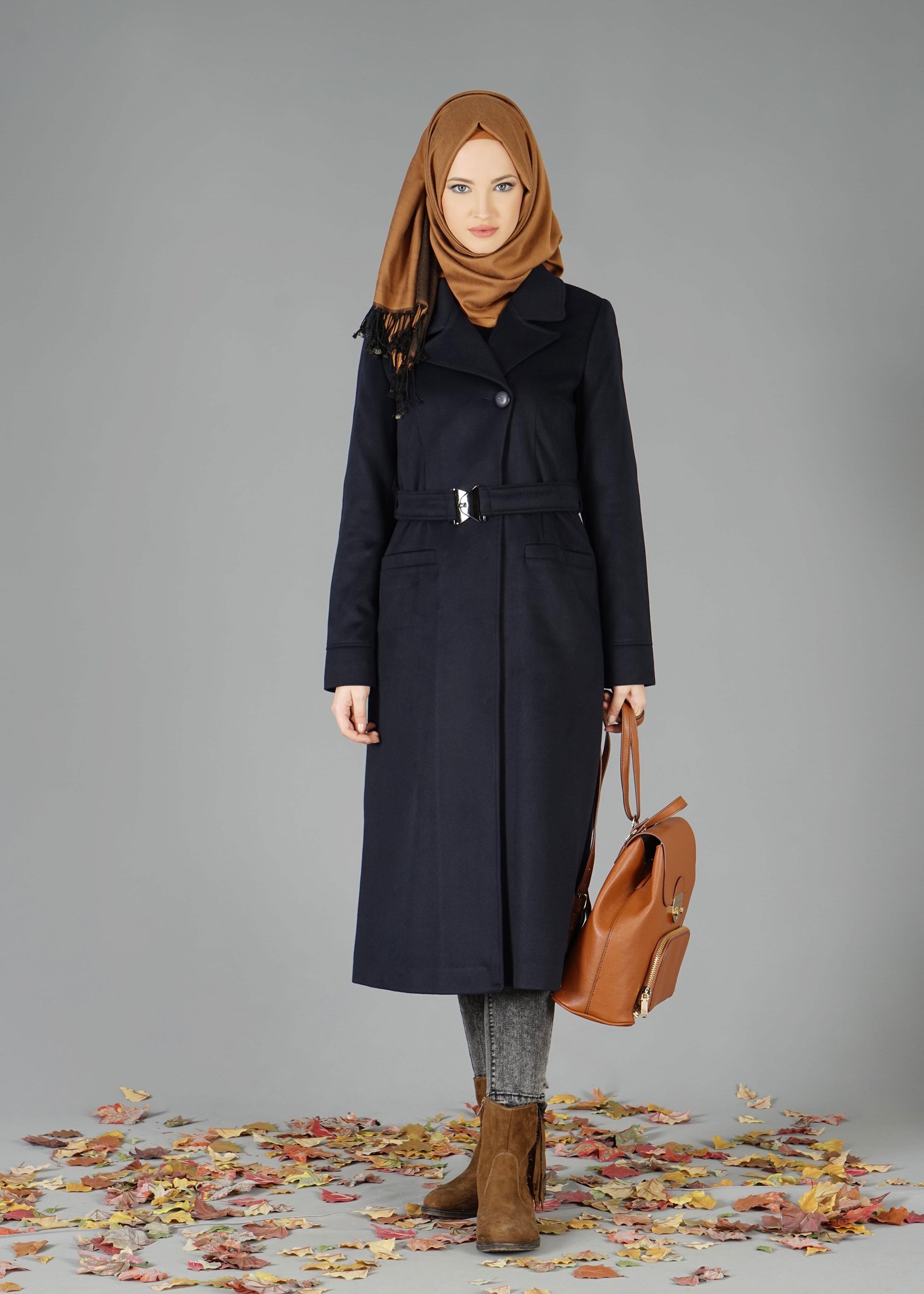 Tesettür giyim LACİVERT KRUVAZE YAKA KEMERLİ KABAN 9486