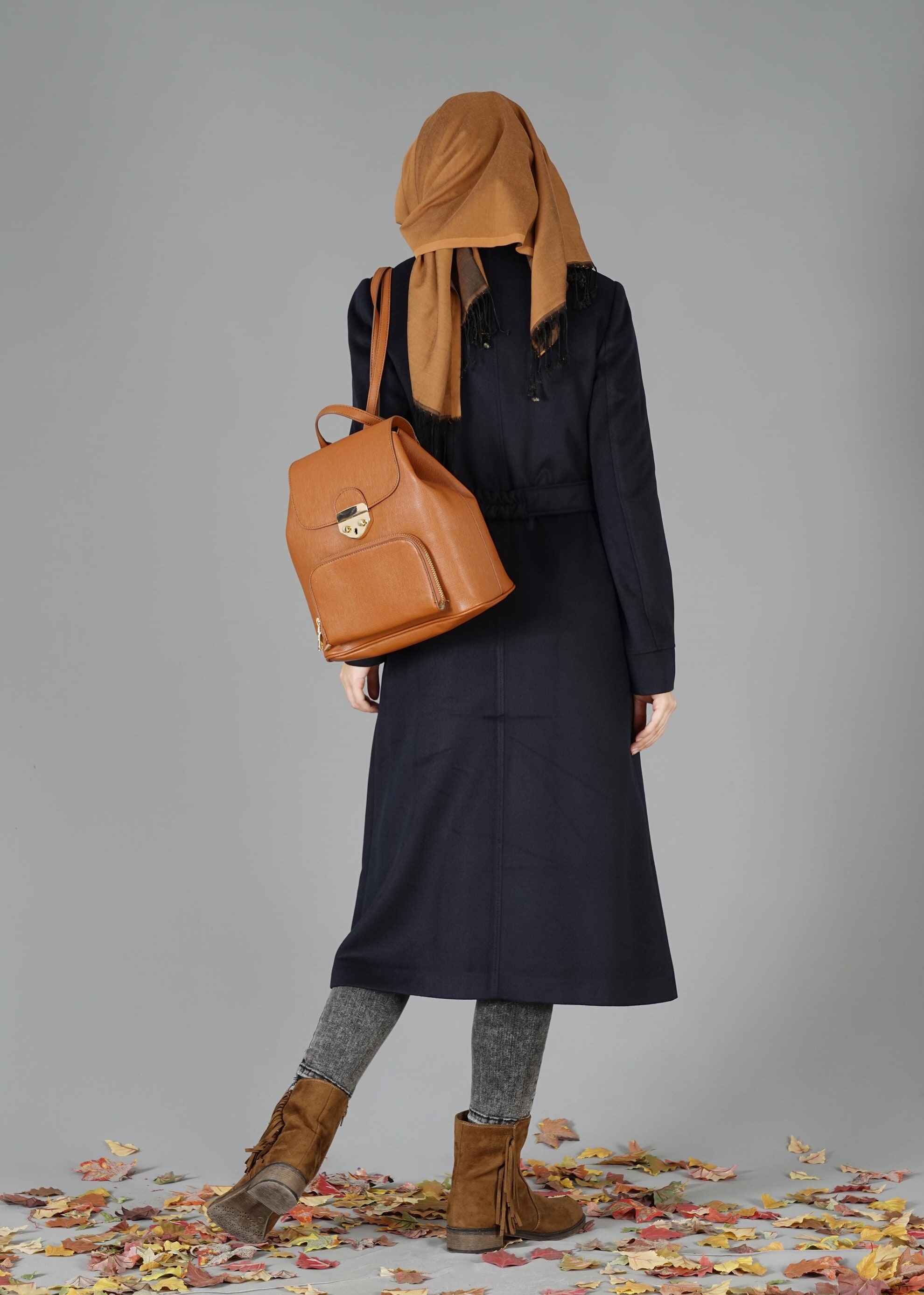 Tesettür giyim LACİVERT KRUVAZE YAKA KEMERLİ KABAN 9486