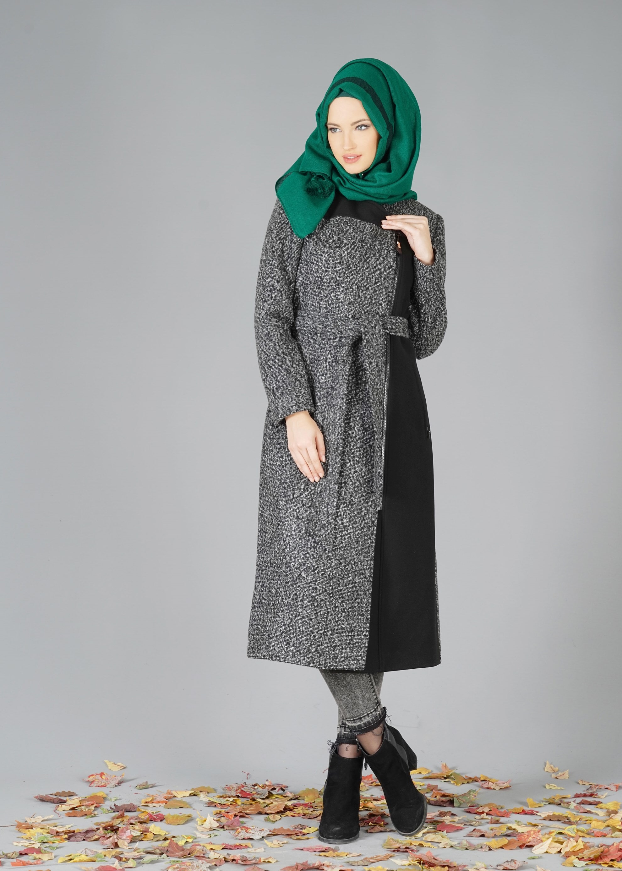 Tesettür giyim GRİ KUŞAKLI İKİ RENKLİ KABAN 9490