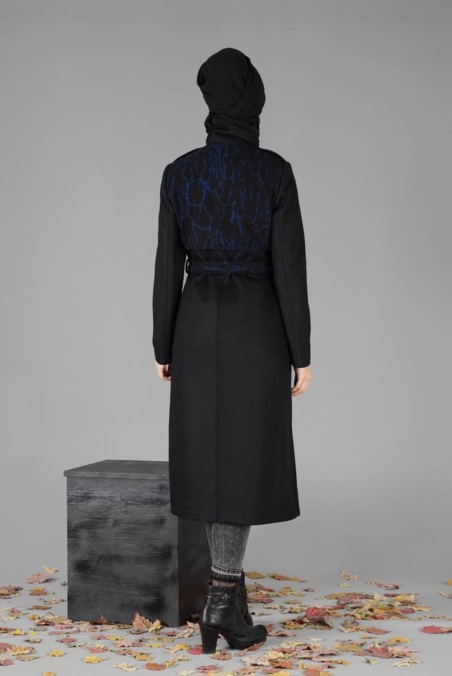 Tesettür giyim SİYAH YANDAN FERMUARLI DESENLİ KABAN 9495 - ALVİNA