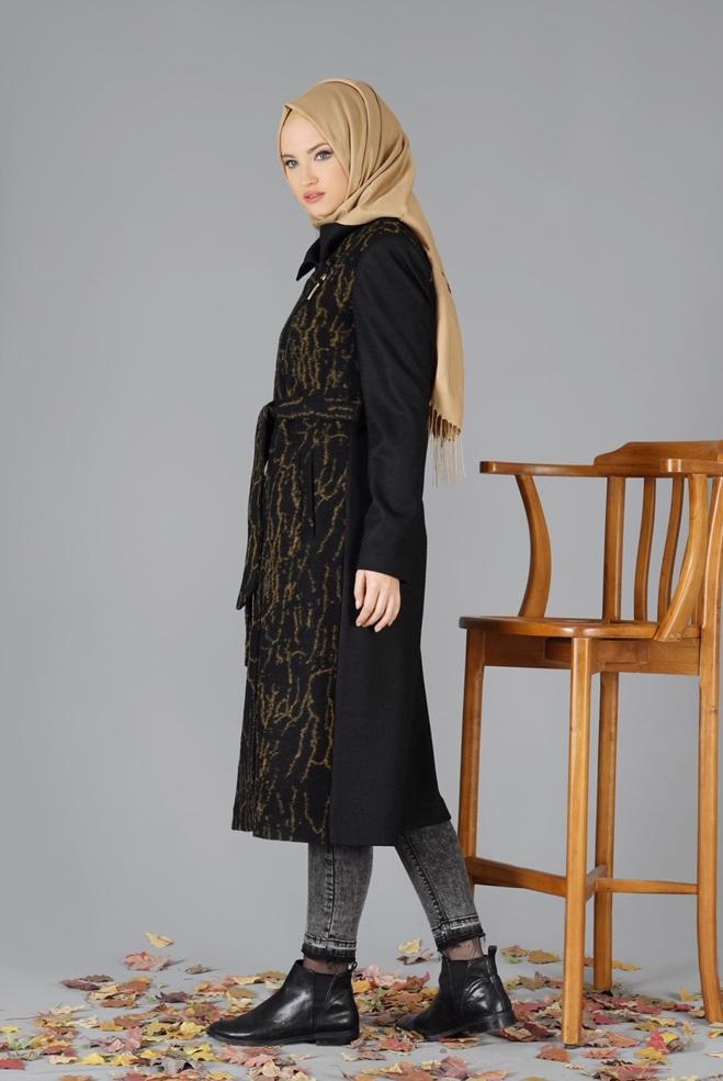 Tesettür giyim BEJ YANDAN FERMUARLI DESENLİ KABAN 9495 - ALVİNA