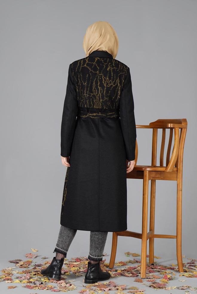 Tesettür giyim BEJ YANDAN FERMUARLI DESENLİ KABAN 9495 - ALVİNA