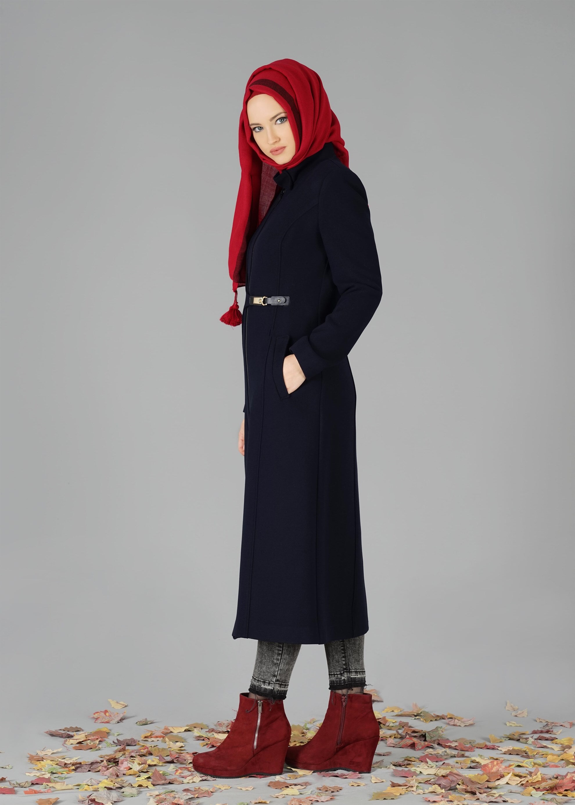 Tesettür giyim LACİVERT YAKASI BAĞLAMALI KEMER DETAYLI KABAN 9500 