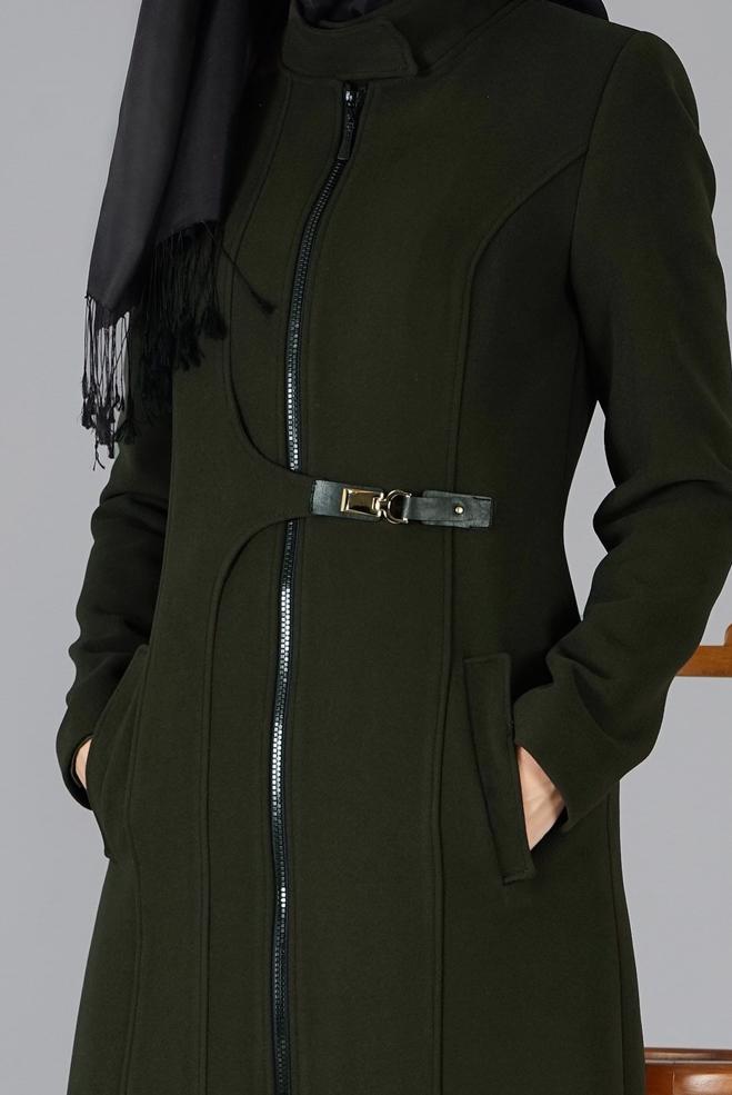 Tesettür giyim HAKİ YAKASI BAĞLAMALI KEMER DETAYLI KABAN 9500  - ALVİNA