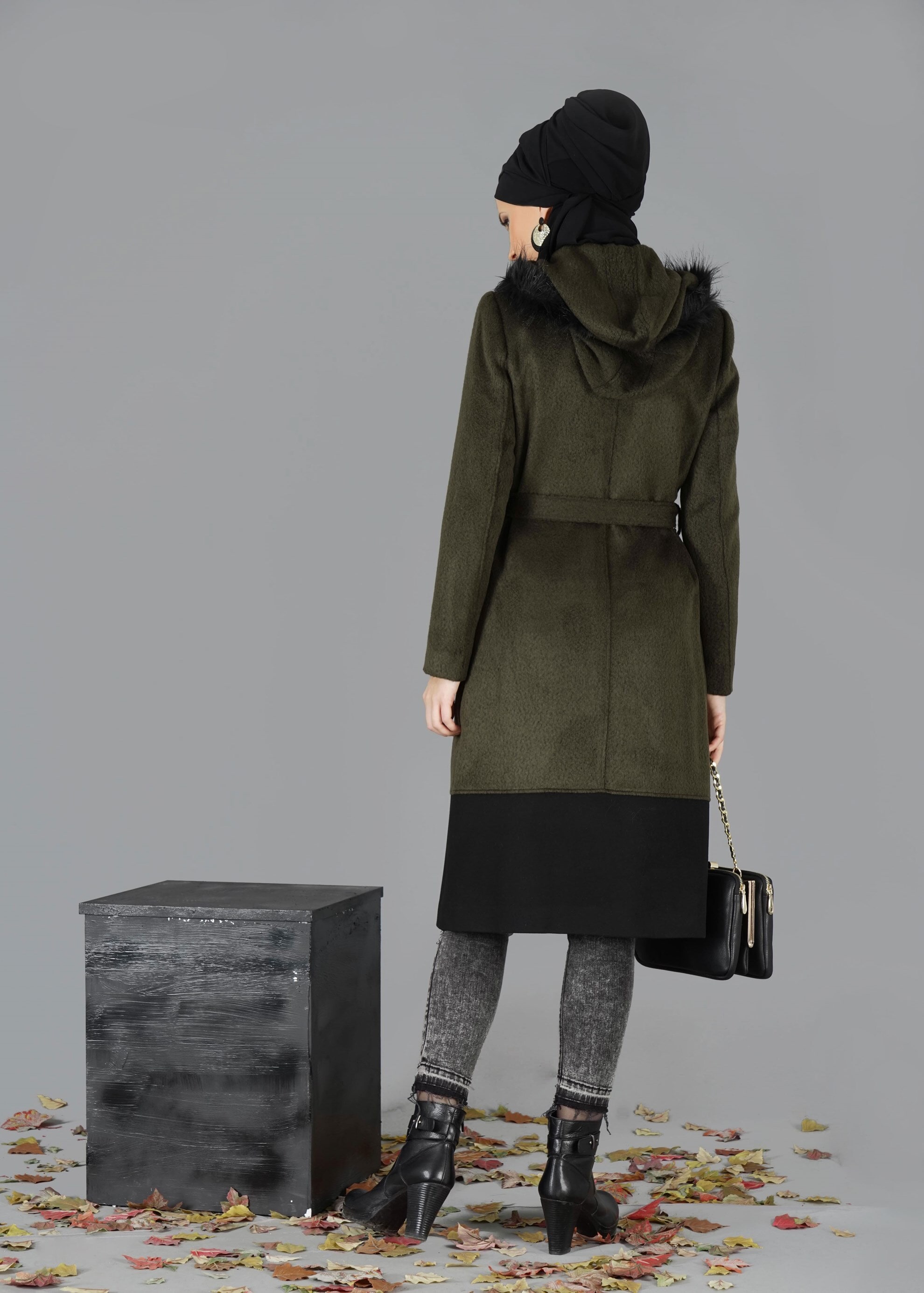 Tesettür giyim HAKİ 9501 KABAN