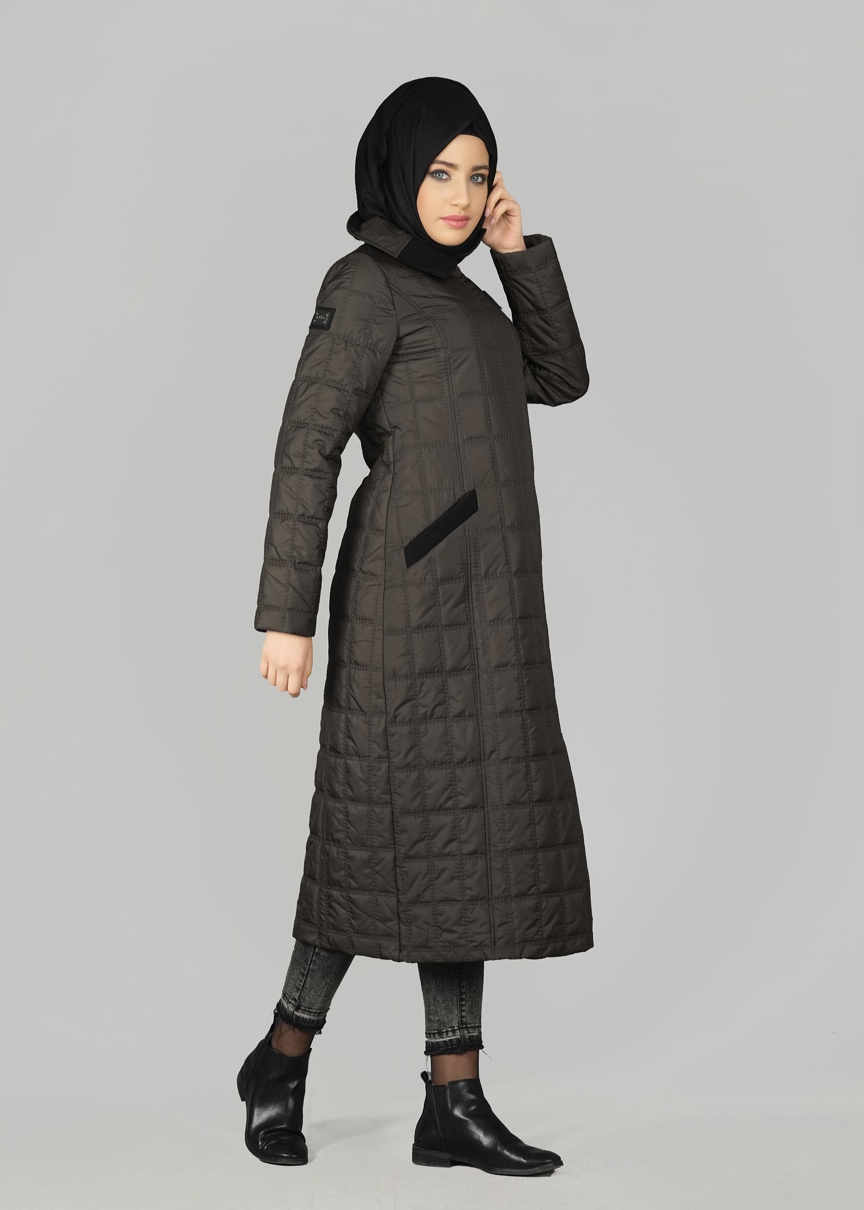 Tesettür giyim HAKİ 9502 KARE KAPİTONE  TESETTÜR KABAN