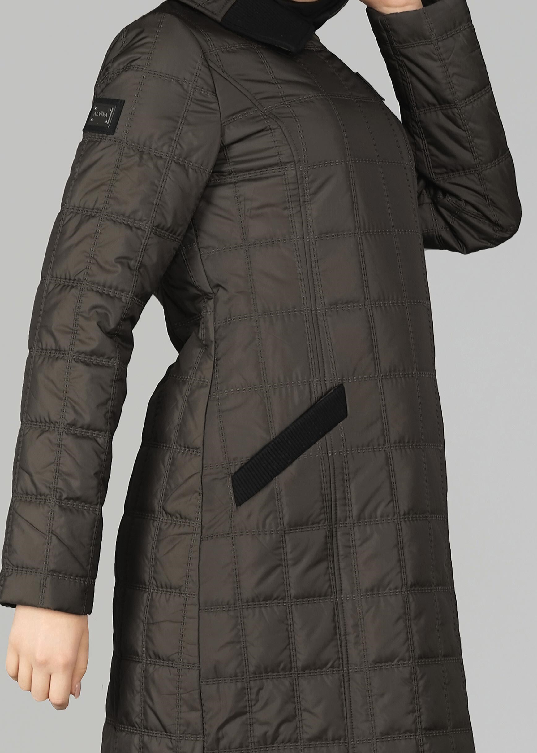 Tesettür giyim HAKİ 9502 KARE KAPİTONE  TESETTÜR KABAN