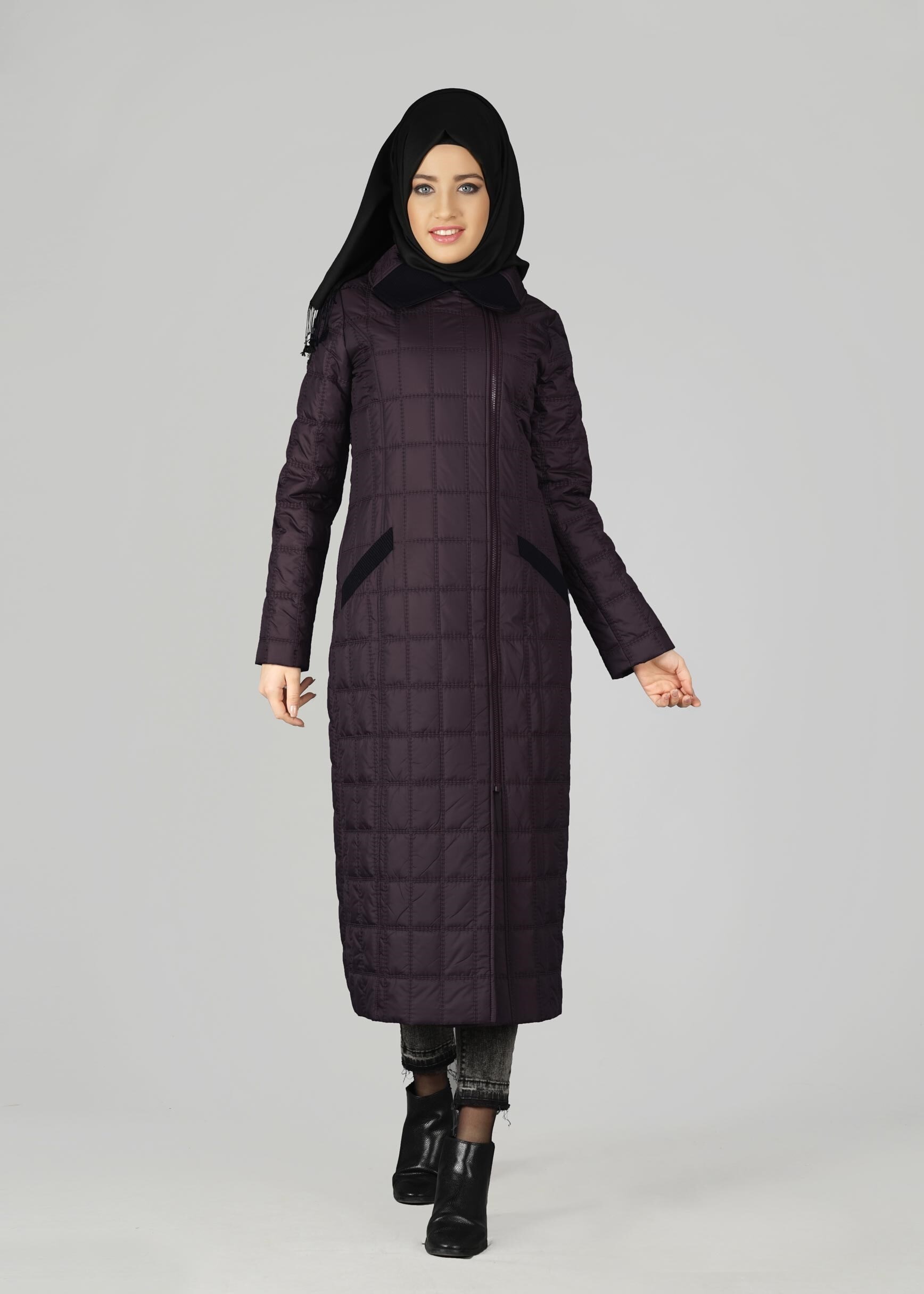 Tesettür giyim MÜRDÜM 9502 KARE KAPİTONE  TESETTÜR KABAN