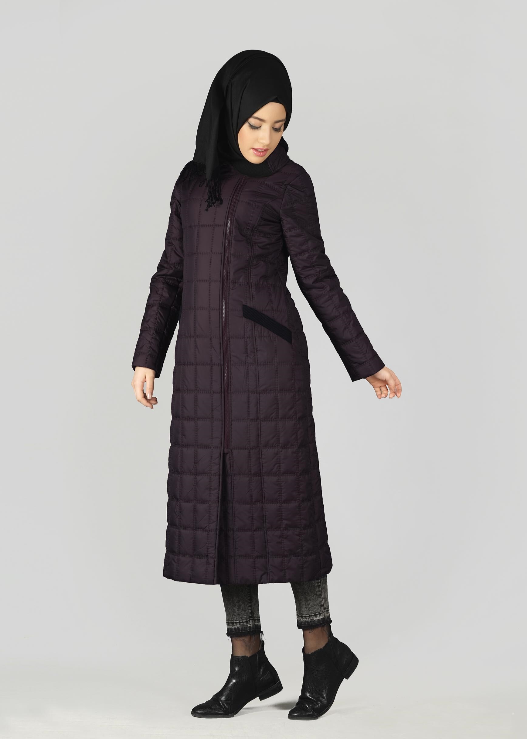 Tesettür giyim MÜRDÜM 9502 KARE KAPİTONE  TESETTÜR KABAN