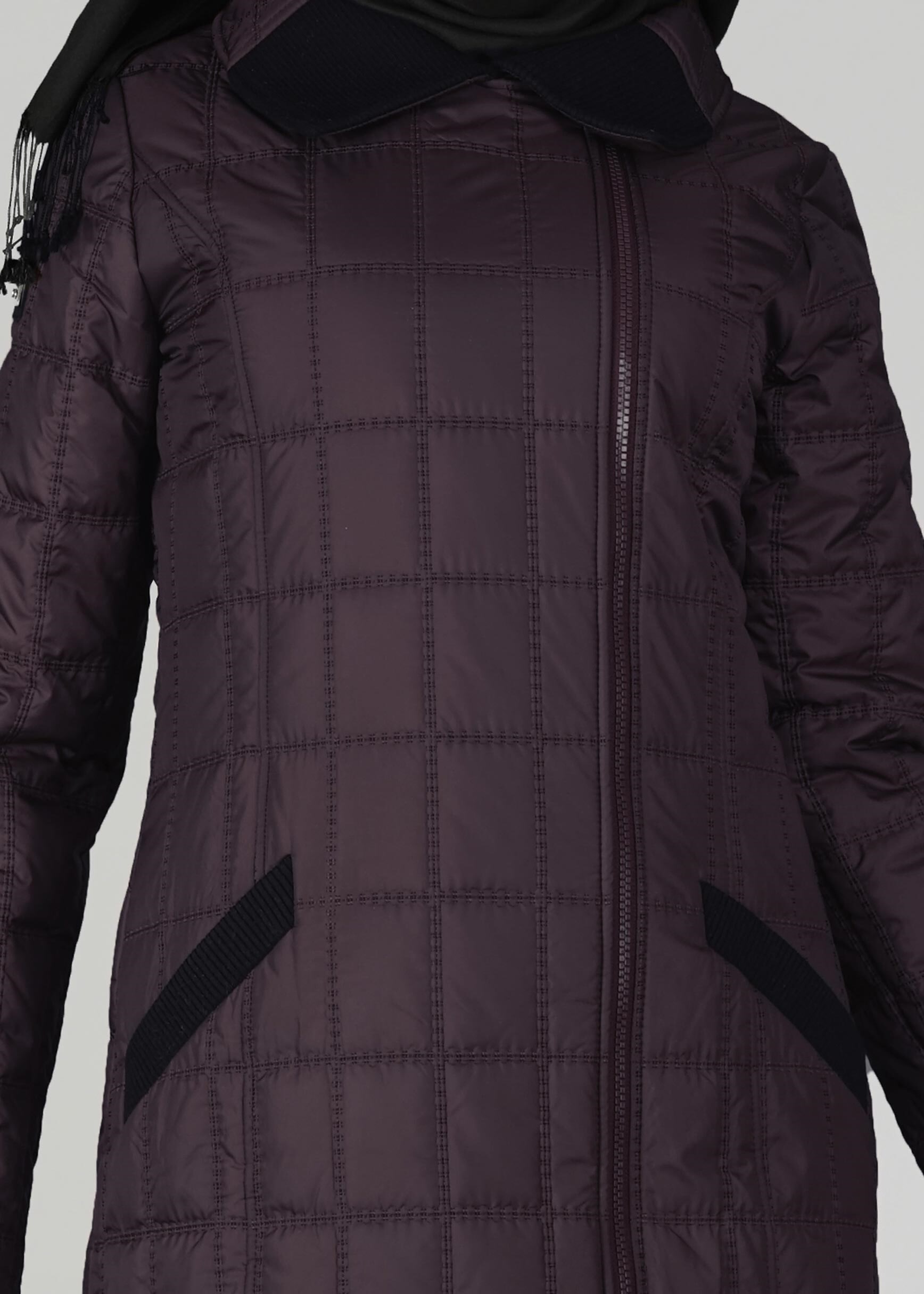 Tesettür giyim MÜRDÜM 9502 KARE KAPİTONE  TESETTÜR KABAN